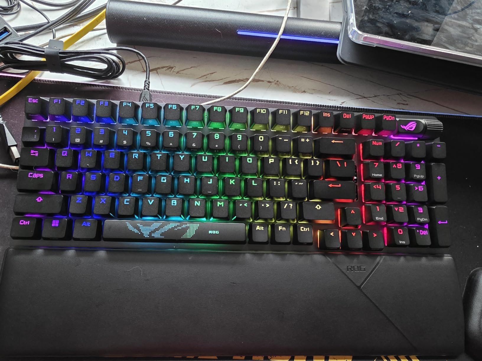 ASUS ROG Strix Scope II 96 Wireless Mechanical Gaming Keyboard - 96% Full-Size, Tri-Mode Connectivity, Hot Swappable Pre-lubed ROG NX Storm Clicky Switches, PBT Keycaps, RGB, PC/Mac Support - White customer photo 1