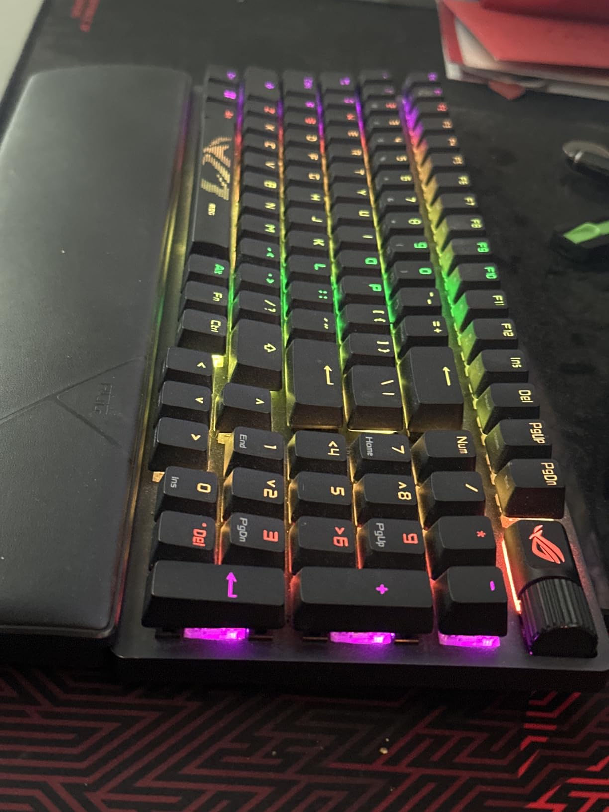 ASUS ROG Strix Scope II 96 Wireless Mechanical Gaming Keyboard - 96% Full-Size, Tri-Mode Connectivity, Hot Swappable Pre-lubed ROG NX Storm Clicky Switches, PBT Keycaps, RGB, PC/Mac Support - White customer photo 2
