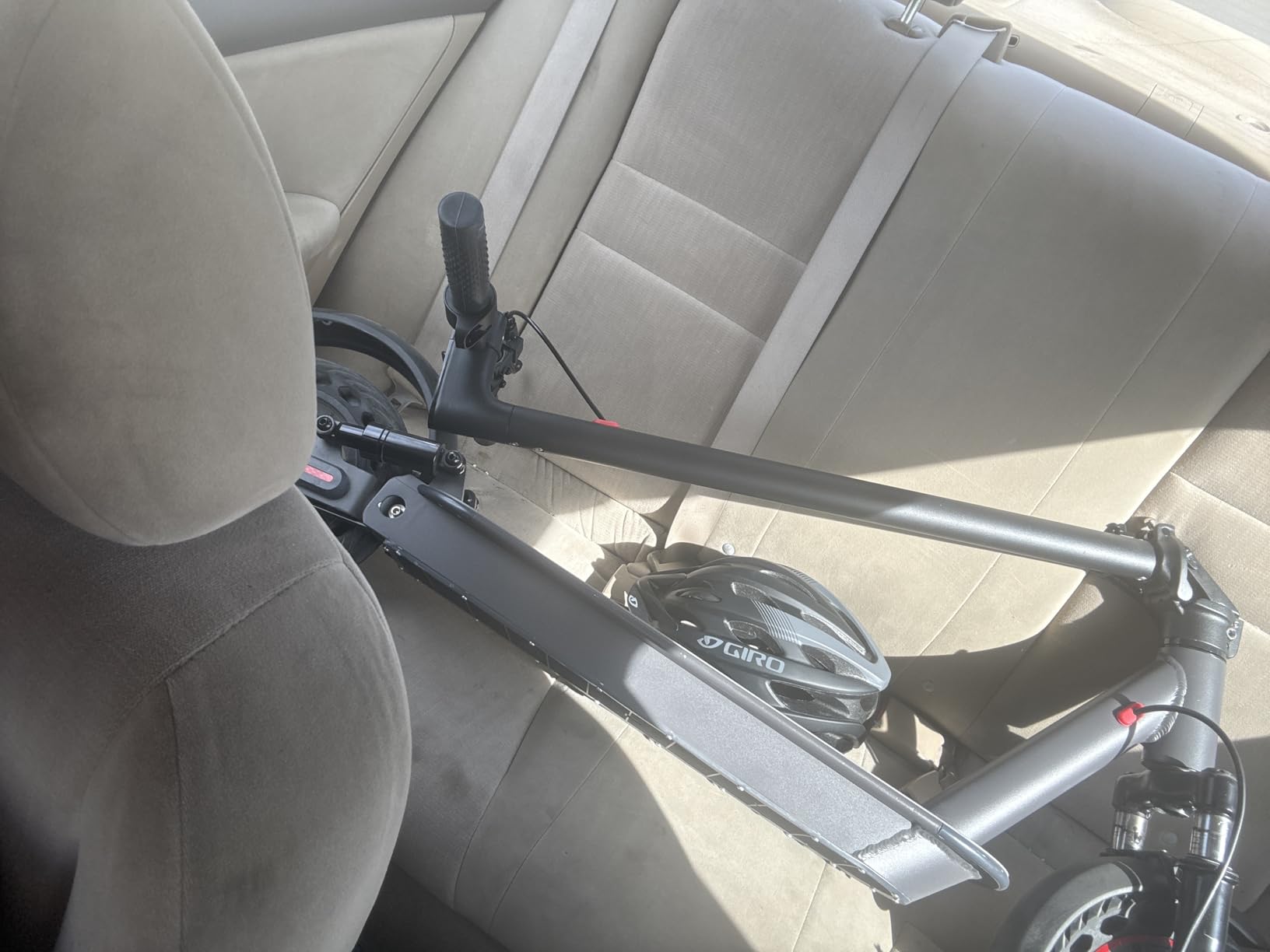 VOLPAM Electric Scooter for Adult - Dual Suspension, 21/31MPH Top Speed, 500W/800W Powerful Motor, 22/31 Miles Long Range, Dual Braking, Max Load 264 lbs customer photo 1