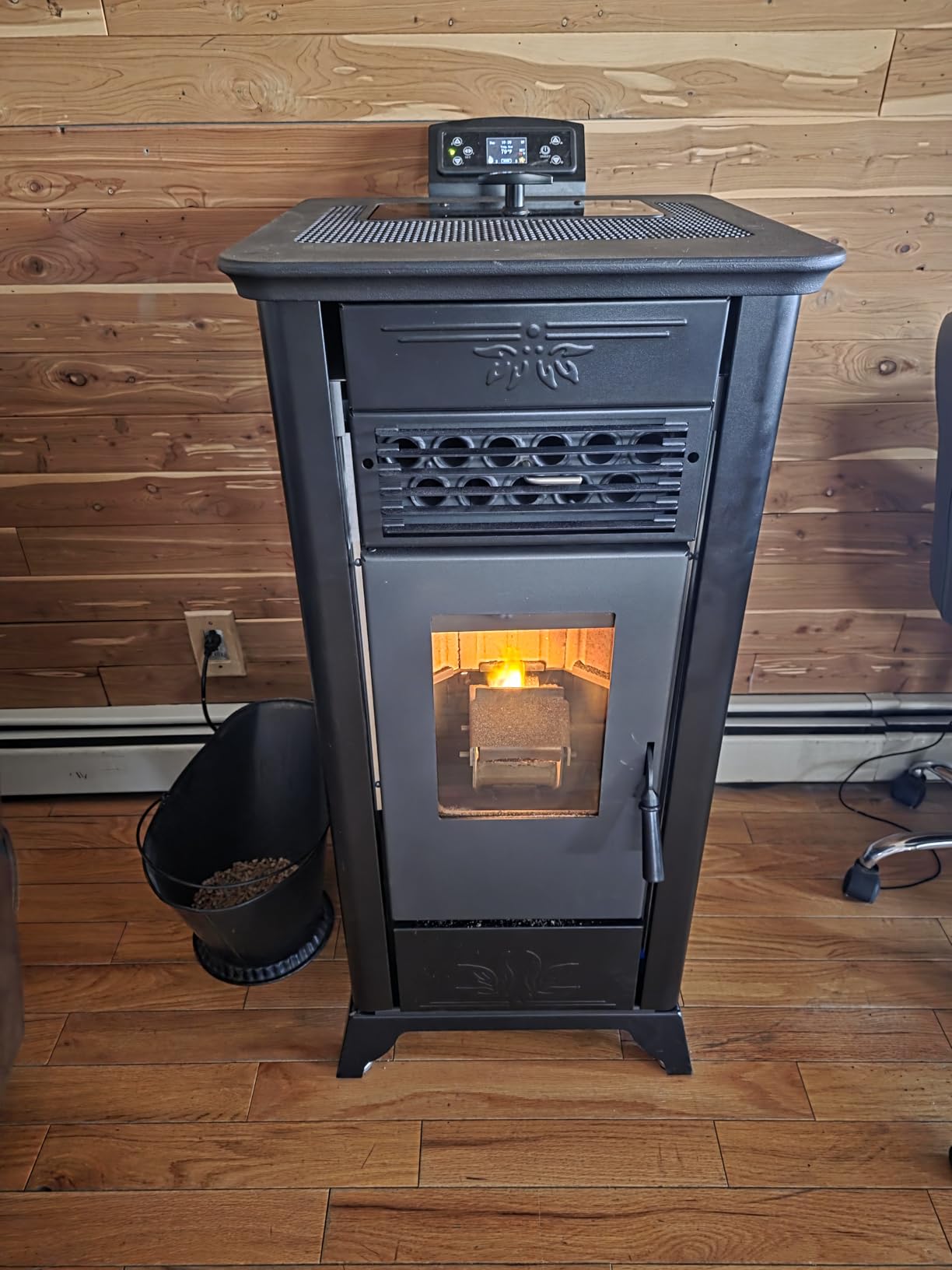 Freedom Stoves Freestanding Independence PS21 Pellet Stove with Battery Backup, Wi-Fi Capability, and Removable Legs - Heats up to 1800 sq ft. customer photo 1