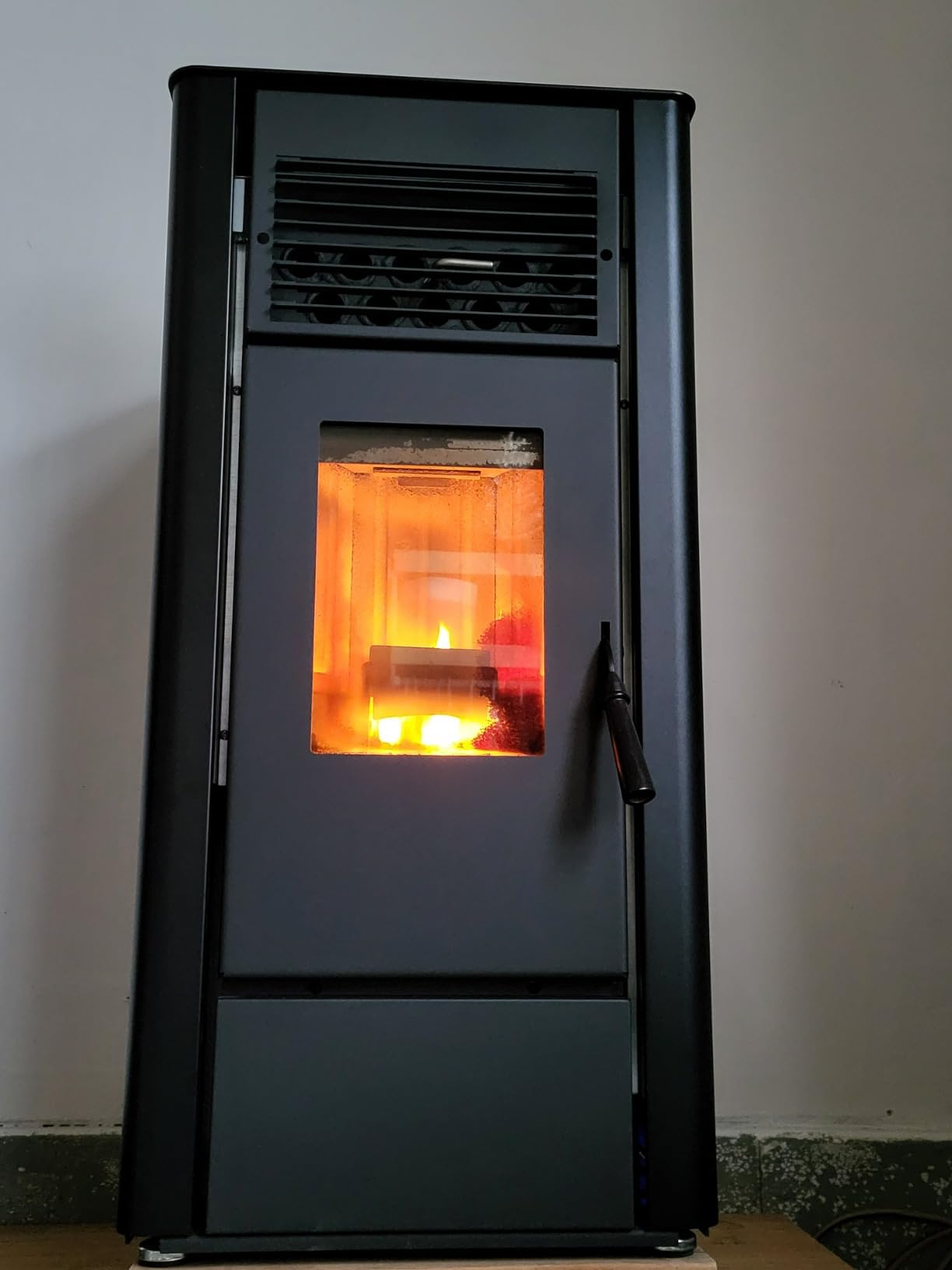 Freedom Stoves Freestanding Independence PS21 Pellet Stove with Battery Backup, Wi-Fi Capability, and Removable Legs - Heats up to 1800 sq ft. customer photo 2