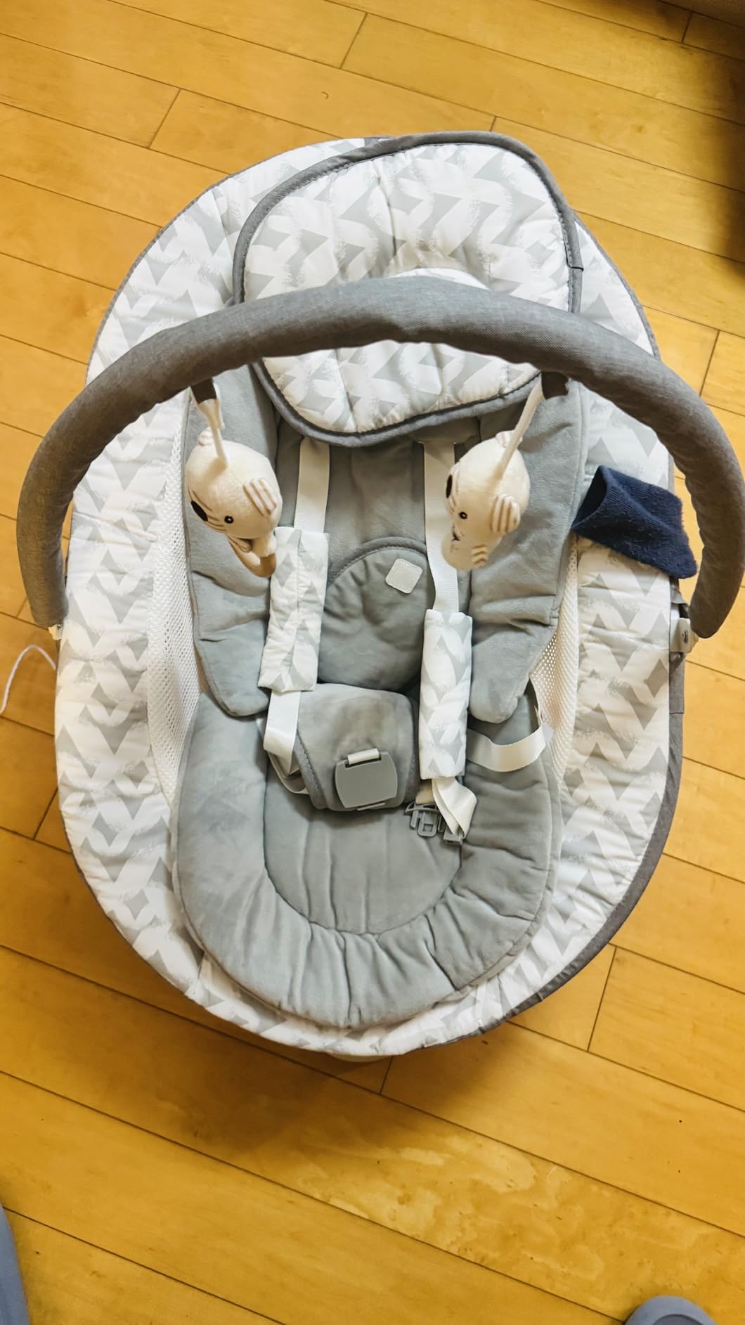 Baby Swing for Infants with 5 Swing Speeds, Portable Electric Baby Swing with Bluetooth, Remote Control & Touch Panel, 5-Point Harness, Indoor & Outdoor Use customer photo 2