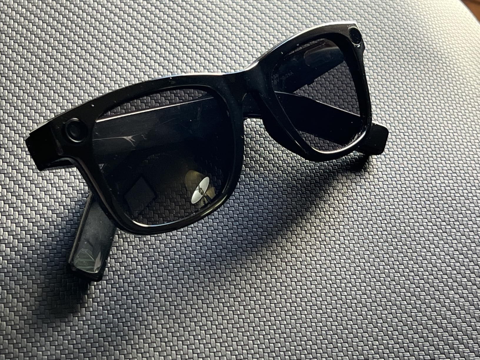 EarlySincere 2026 Ai Smart Glasses for Men Women, 8mp 4k Hd Camera Glasses, 410mah Battery, Supports Photo/Video/Audio Recording, Ai Voice Control, Ai Glasses with Bluetooth Calling(Blue Light) customer photo 2