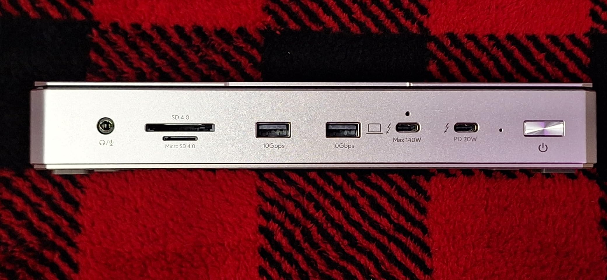 WAVLINK Intel Certified Thunderbolt 5 Docking Station: TB5 Dock with 120Gbps Max Transfer, Thunderbolt 5 hub with 140W Max Charging, 4X USB-A 3.2 Gen 2, Cooling System, 8K Display for TBT 5/4 Laptops customer photo 1