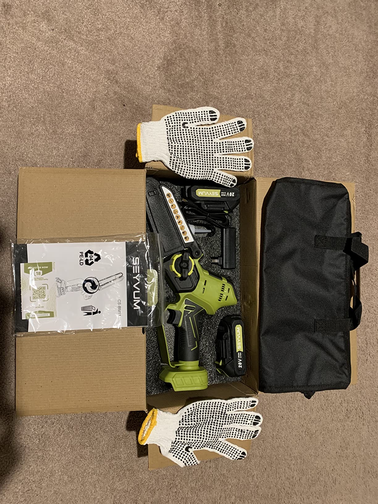 SEYVUM Cordless 40V 16 Inch Chainsaw with 2 x 4.0Ah Batteries, Electric Chain Saw with Tool-free Chain Tension, Auto Oiling, Heavy-Duty for Tree Felling, Firewood Cutting, Pruning customer photo 2