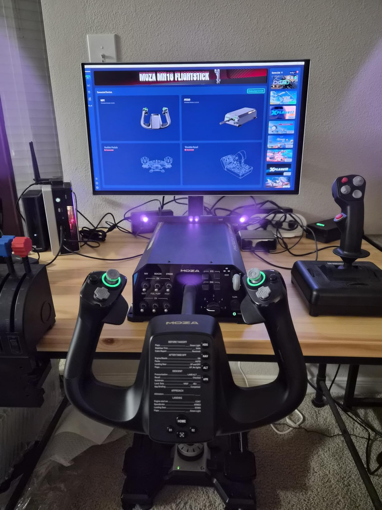 MOZA AY210 Force Feedback YOKE Base, realistic aviation control for flight simulations, 210N Push Force & 9Nm Torque, compatible with PC customer photo 2