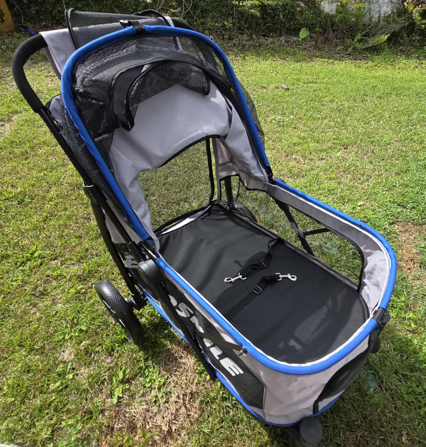 EchoSmile Dog Stroller for Large Dogs, 135lbs Weight Extra Large Pet Stroller, 4 Wheels Cats & Dogs Carrier with Brakes, Breathable Mesh Windows & Pocket, Gray customer photo 2