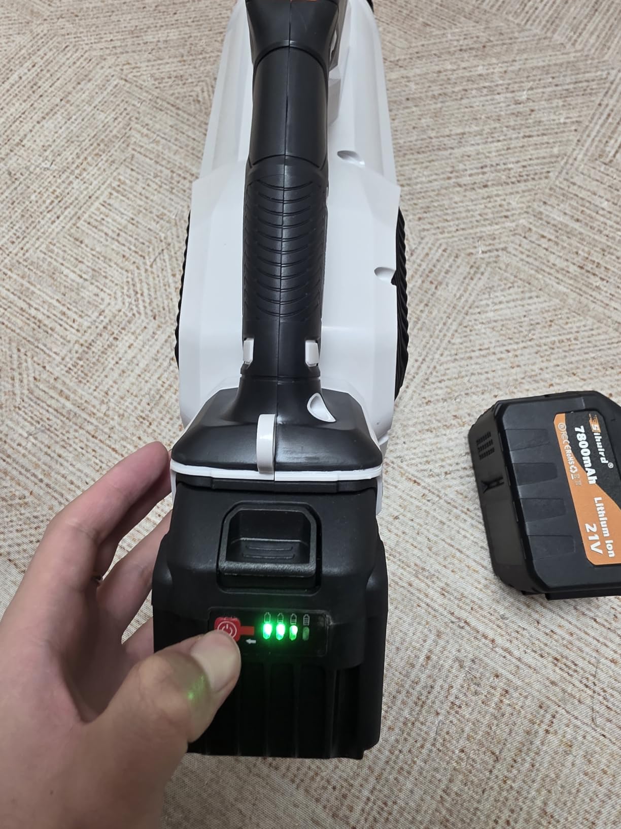 Leaf Blower Cordless, 765CFM Electric Leaf Blowers with 2 x 7.8Ah Batteries and Charger, 3-Speed & Turbo Mode, Equipped with LED Lighting, 1 x Shoulder Strap, Blowers for Lawn Care - SL9501 customer photo 1