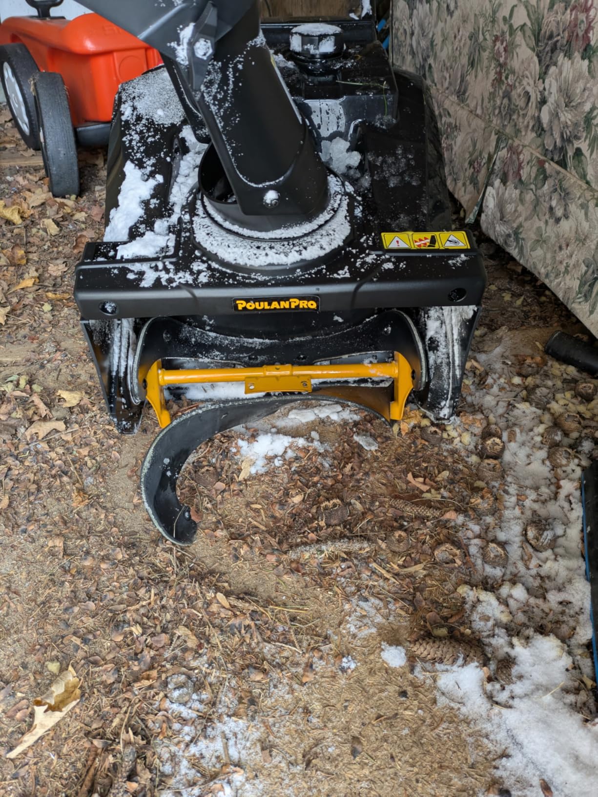 Poulan Pro Snow Blower Gas Powered, Single Stage 18 Inch Gas Snow Thrower with Electric Start, 190° Remote Chute Control, Steel-Reinforced Rubber Auger, Compact, Lightweight Design customer photo 1