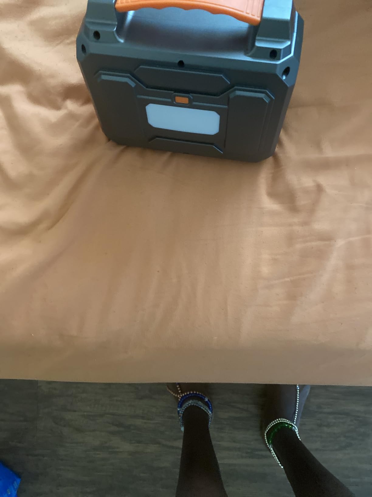 Solar Powered Generator 200W Peak/100W Rated, Portable Solar Generator Power Station with Solar Panels 40W Included, 146Wh Solar Power Bank with AC Outlet 110V customer photo 1