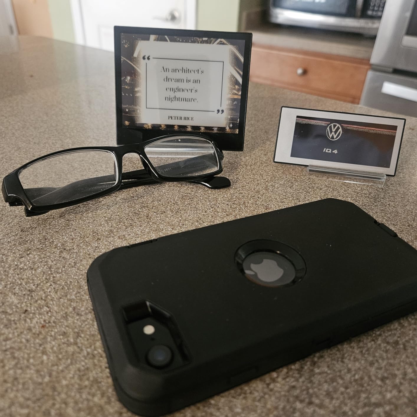 [Santek] EZ Sign NFC E-Paper Display - No Battery, Ultra-Thin 0.13 inch, Rewritable 4-Color Digital Display, App-Controlled (iOS/Android/PC), IP65 (Black, 2.9 inch) customer photo 1