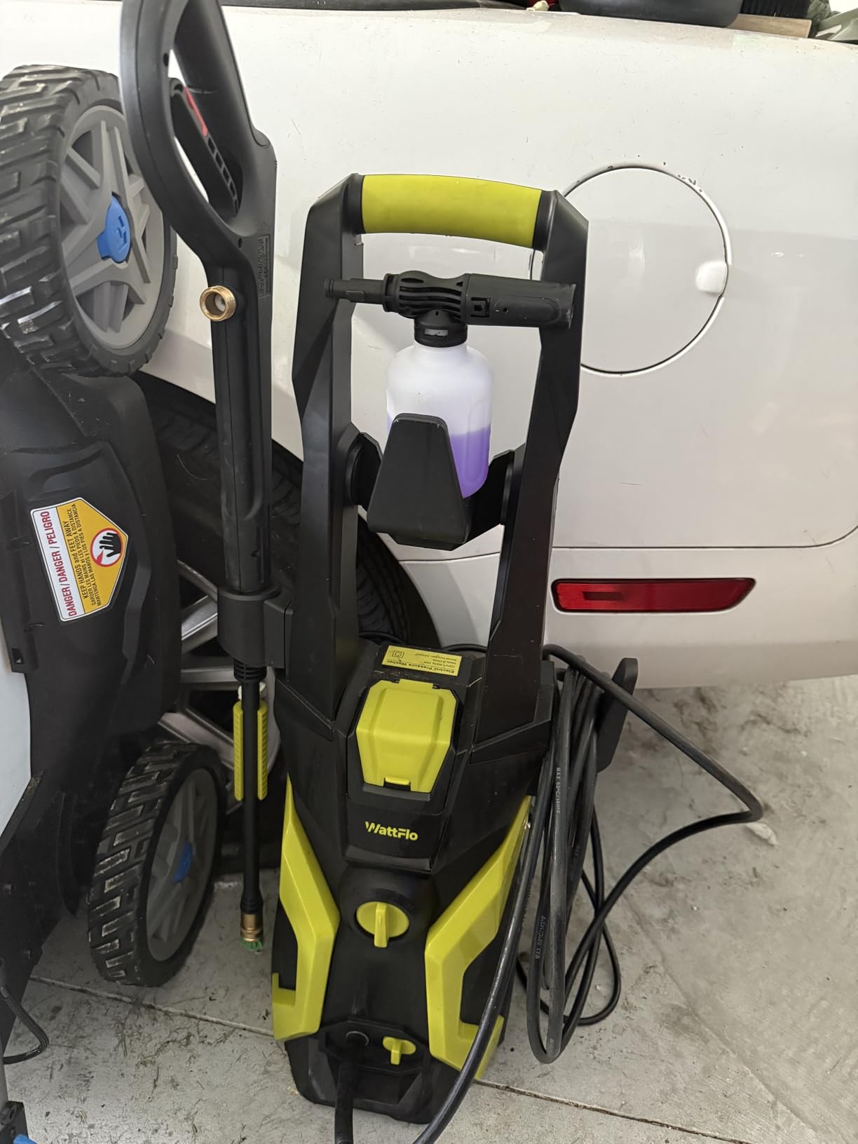 Pressure Washer, Power Washer with 500ml Foam Cannon, 4 Quick-Connect Nozzles, High Pressure Cleaner for Car Washing, Driveway, Patio, Deck customer photo 1