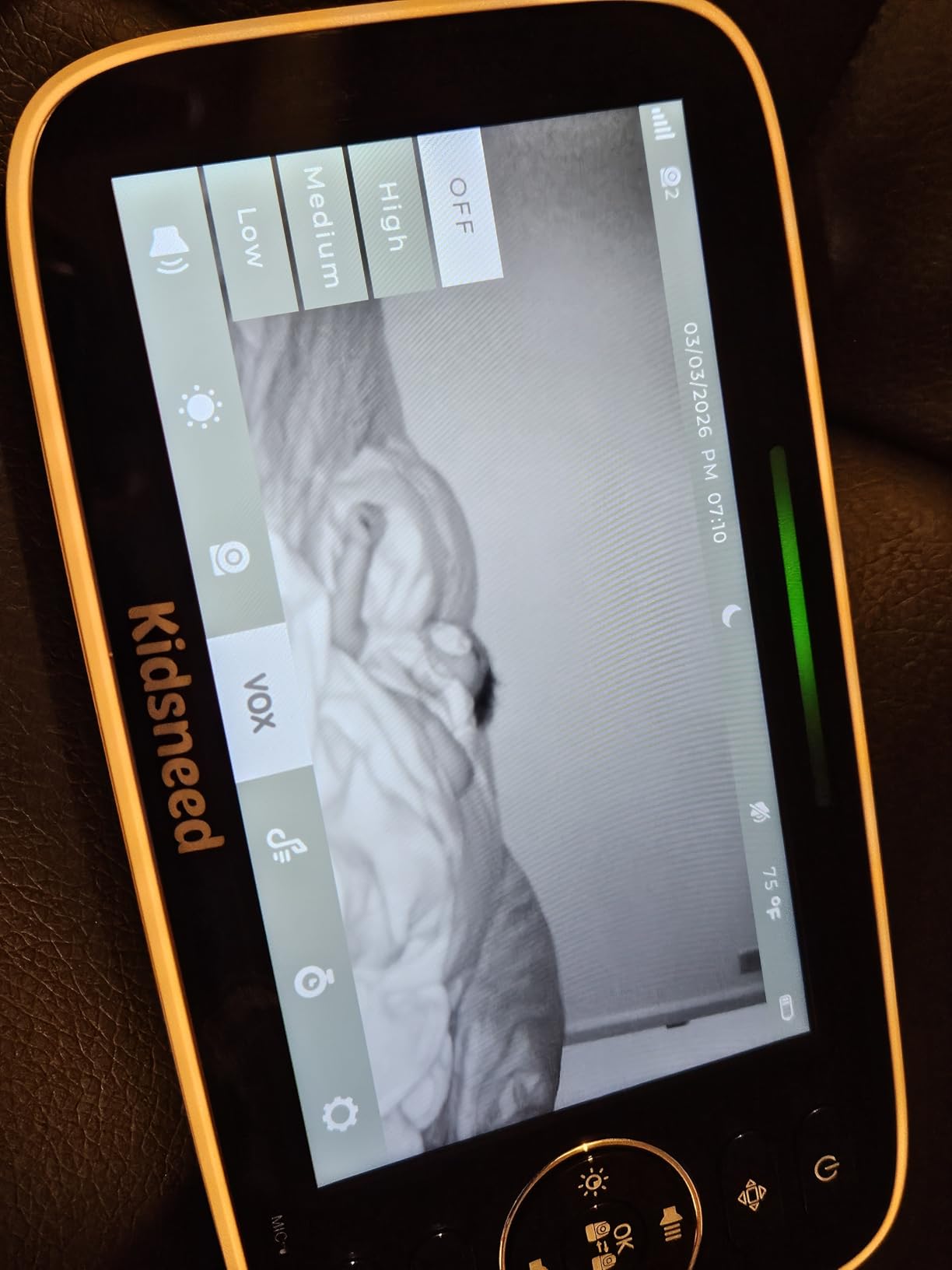 Kidsneed Baby Monitor with Camera and Audio - 5 inch 720P Video Baby Monitor, No WiFi, 48H Battery Life, Night Vision, Two Way Talk, Remote Pan Tilt Zoom, Thermal Monitor, 1000 ft Range (530) customer photo 1