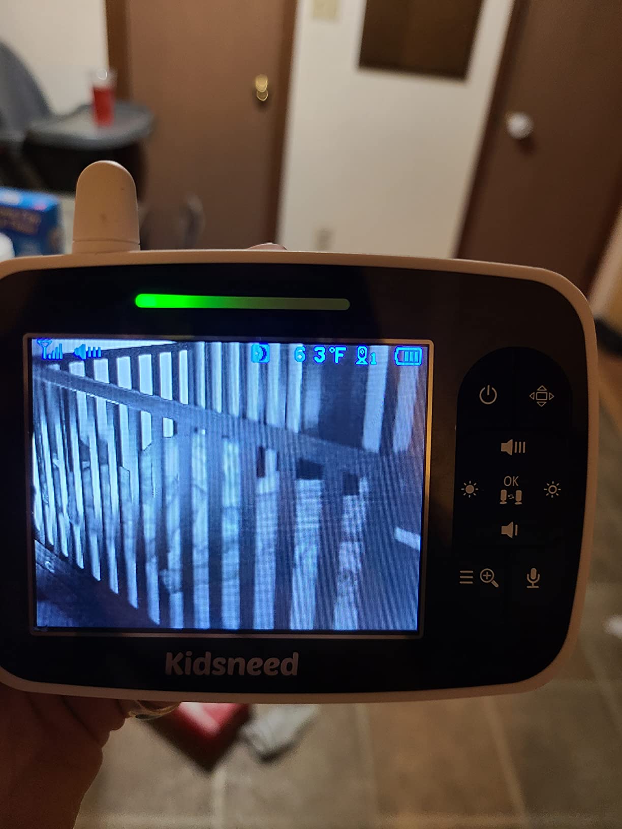 Kidsneed Baby Monitor with Camera and Audio - 5 inch 720P Video Baby Monitor, No WiFi, 48H Battery Life, Night Vision, Two Way Talk, Remote Pan Tilt Zoom, Thermal Monitor, 1000 ft Range (530) customer photo 2