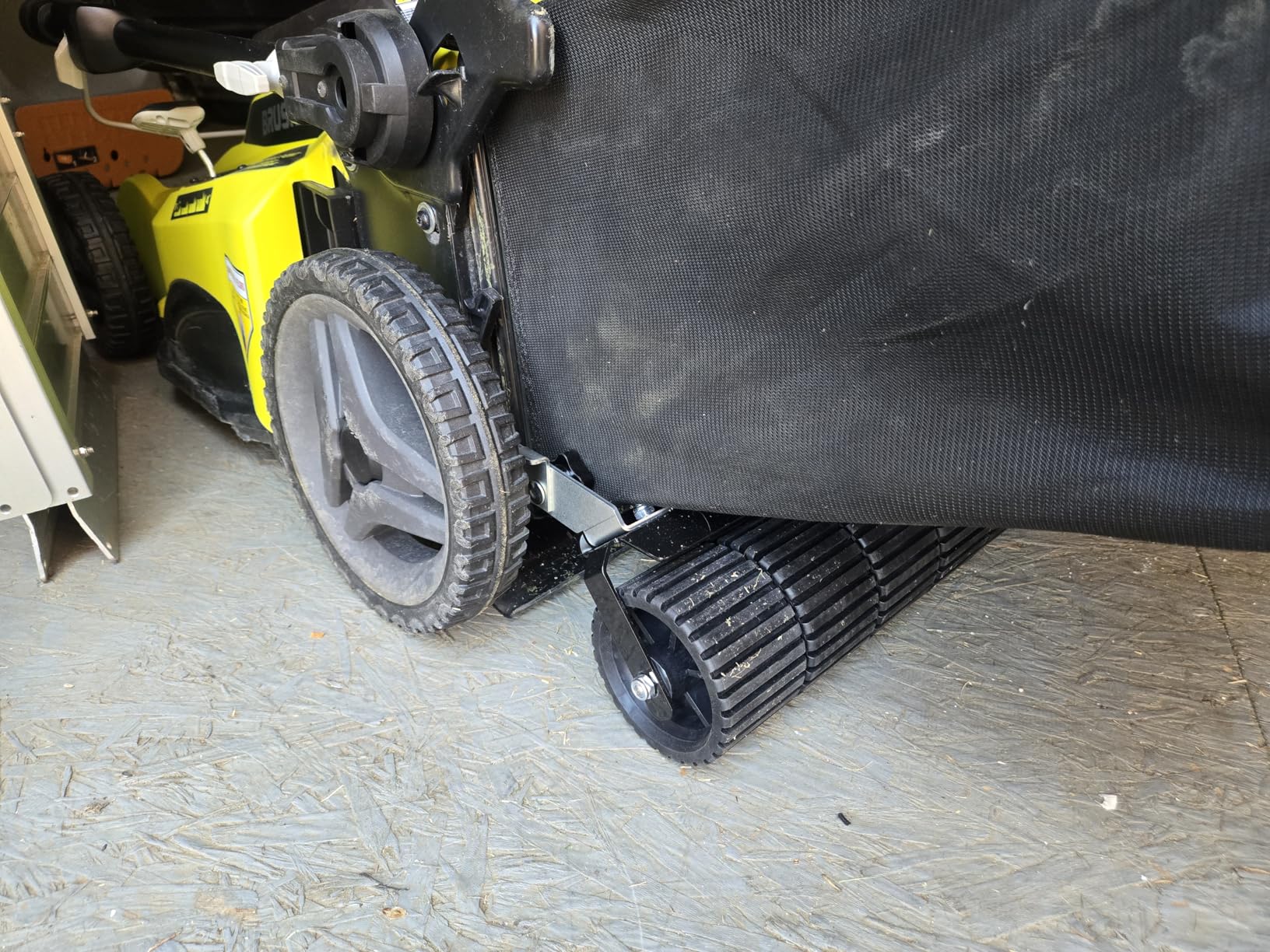 Lawn Striping Kit for EGO 21-Inch & RYOBI Walk-Behind Lawn Mowers: D-Ring Quick Mount Lawn Striper with 17