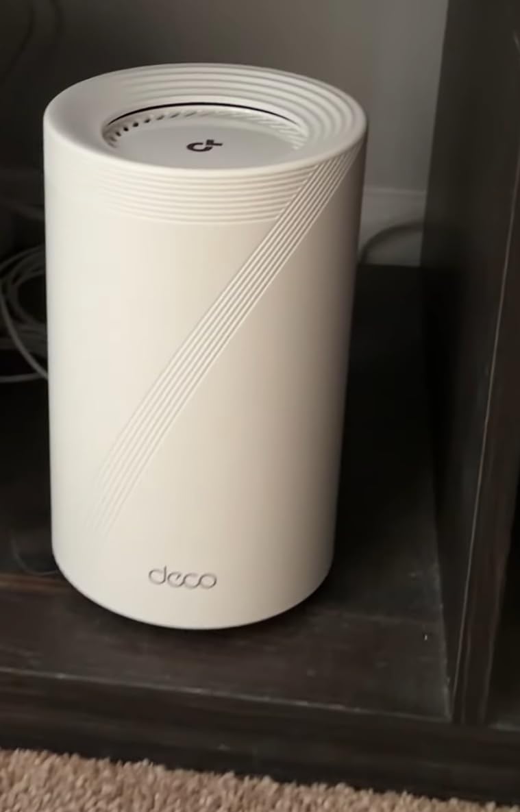 TP-Link Deco 7 Pro BE17000 Tri-Band Wi-Fi 7 Whole Home Mesh System (3-Pack) customer photo 2