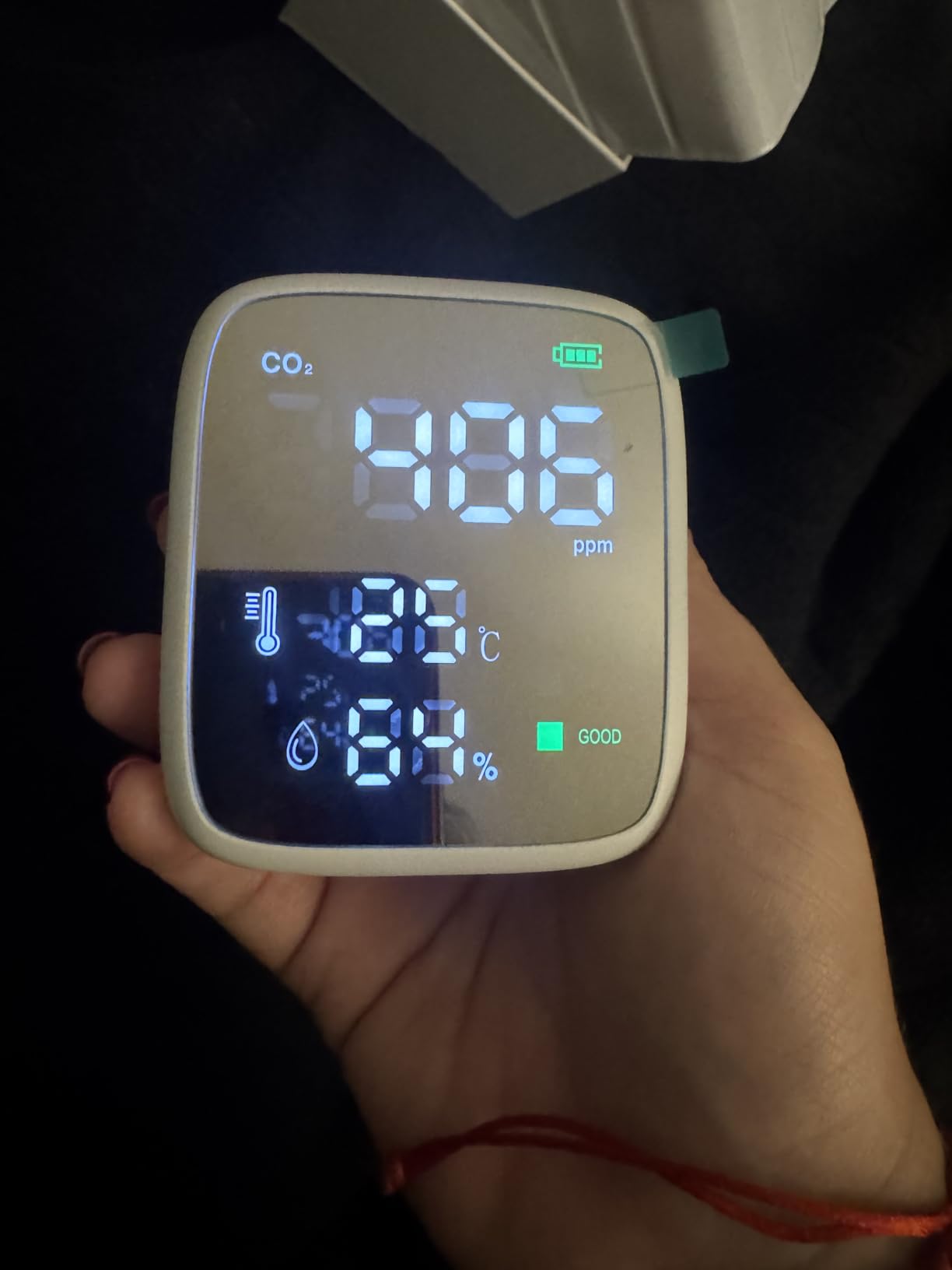 5-in-1 CO2 Carbon Dioxide Detector, Dienmern Portable Air Quality Monitor Indoor, 1600mAh Powerful Battery CO2 Monitor for CO2/Temp/Humidity, LED Display CO2 Detector for Travel/Office/Home/Grow Tents customer photo 1