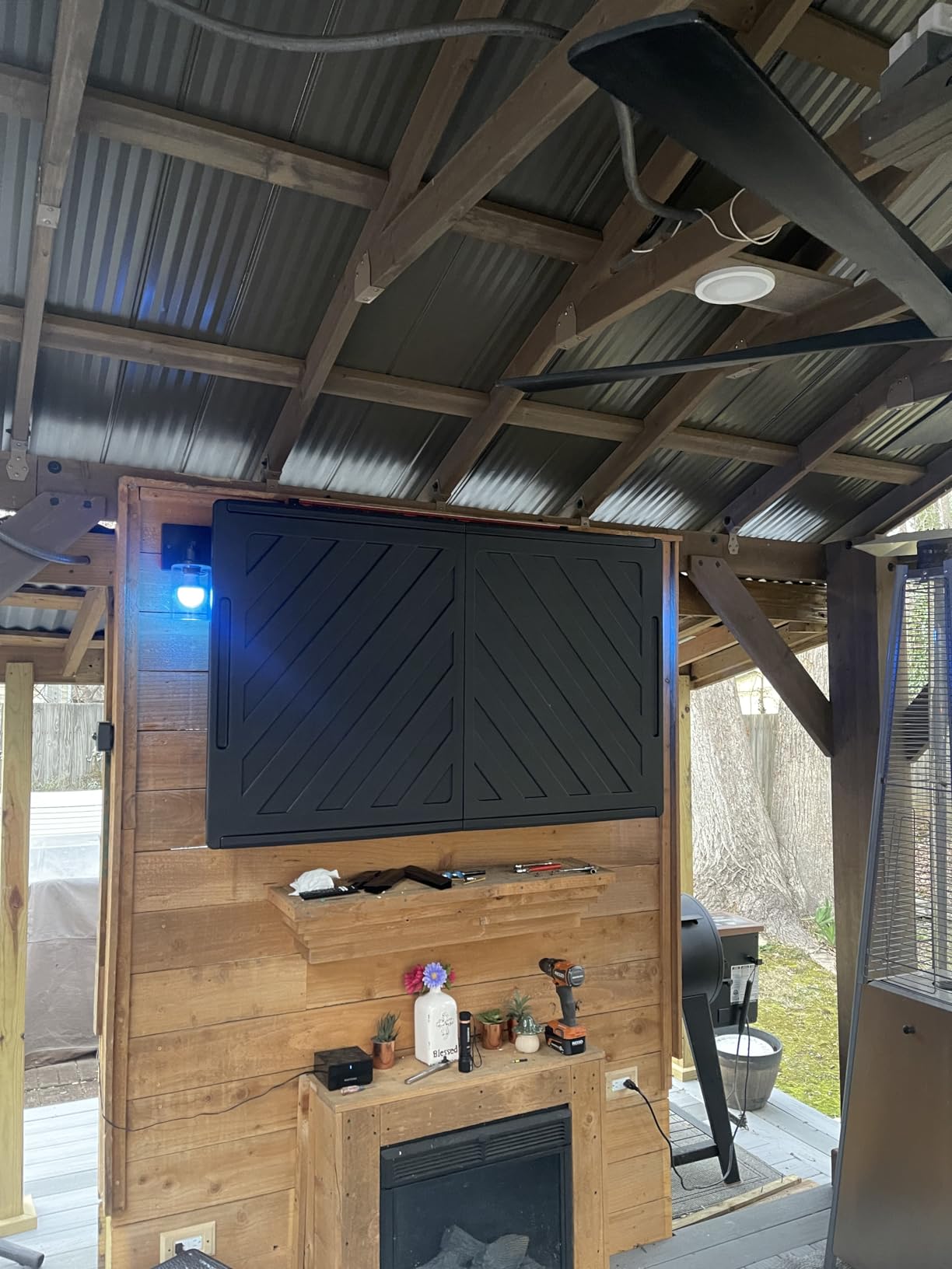 Outdoor TV Cover 55 inch Weatherproof, Hard Outdoor TV Enclosure with Frosted Plastic, Adjustable TV Wall Mount Bracket Included(36-55inch) customer photo 1