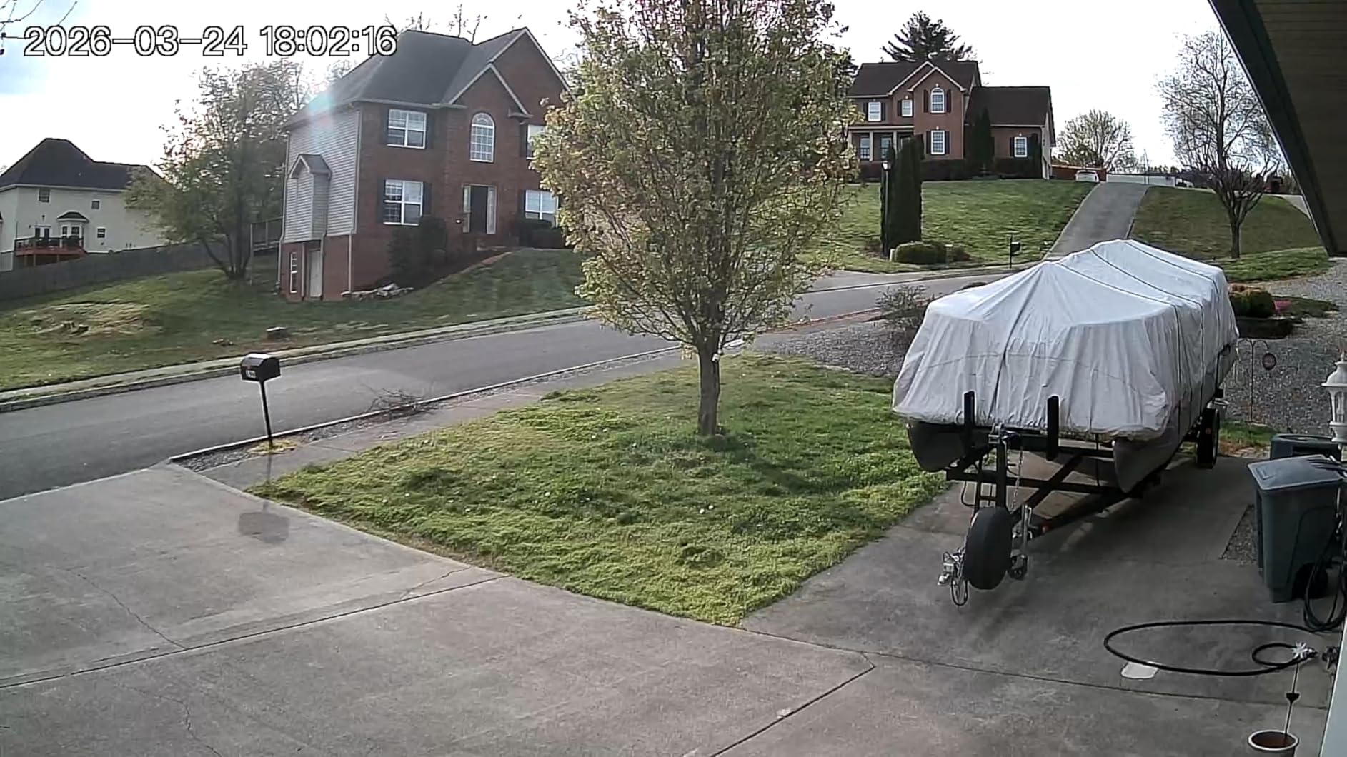 2026 Upgraded 2K Security Cameras Wireless Outdoor, AI Motion Detection & Spotlight Siren Alarm, Outside Battery Powered Camera for Home Security, Full-Color Night Vision, Support WiFi 5G & 2.4G customer photo 1