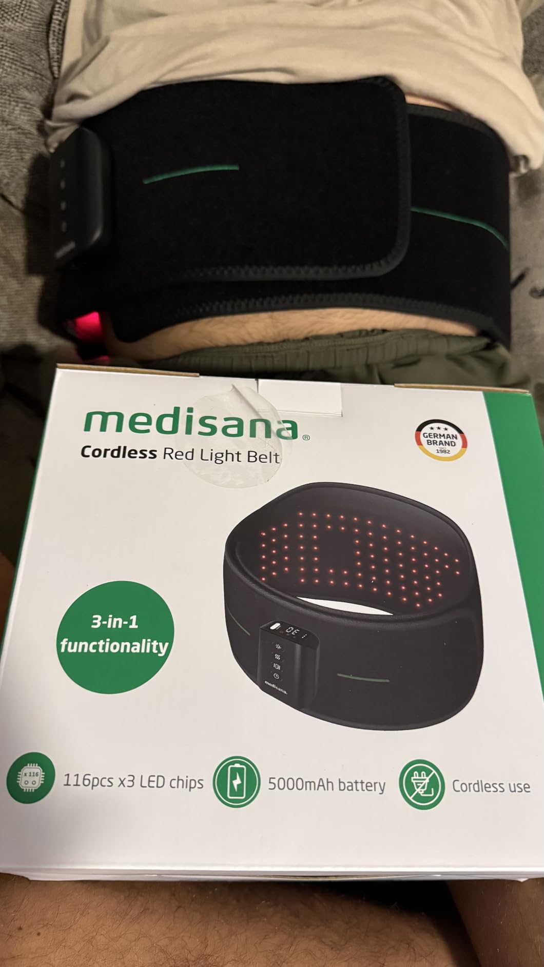 Medisana 3-in-1 Red Light Therapy Belt, Cordless & Portable Infrared Red Light Therapy for Body with Red Light/Pulse/Heat/Vibration - 660nm/850nm for Back Pain Relief (Regular) customer photo 1
