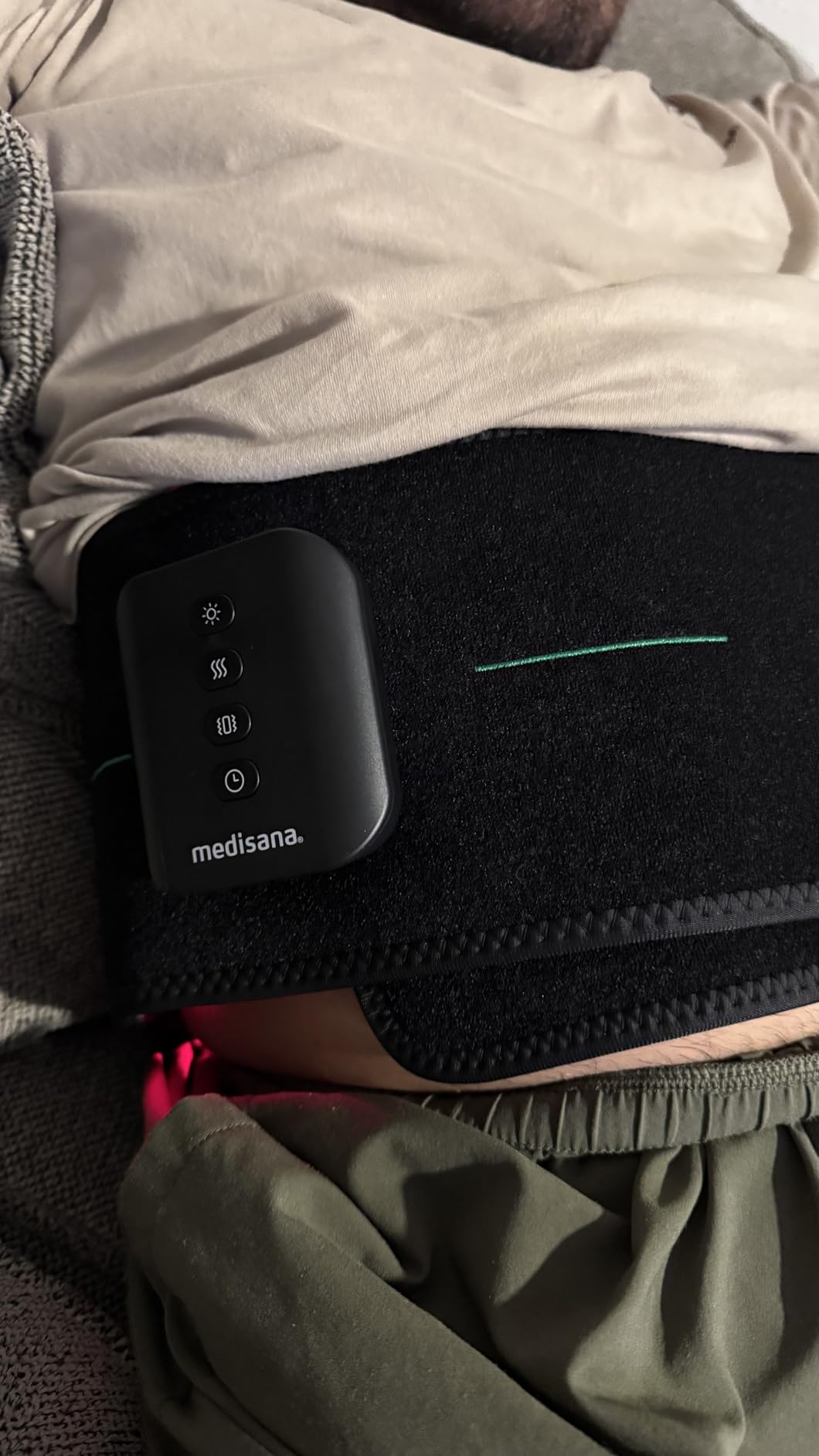 Medisana 3-in-1 Red Light Therapy Belt, Cordless & Portable Infrared Red Light Therapy for Body with Red Light/Pulse/Heat/Vibration - 660nm/850nm for Back Pain Relief (Regular) customer photo 2