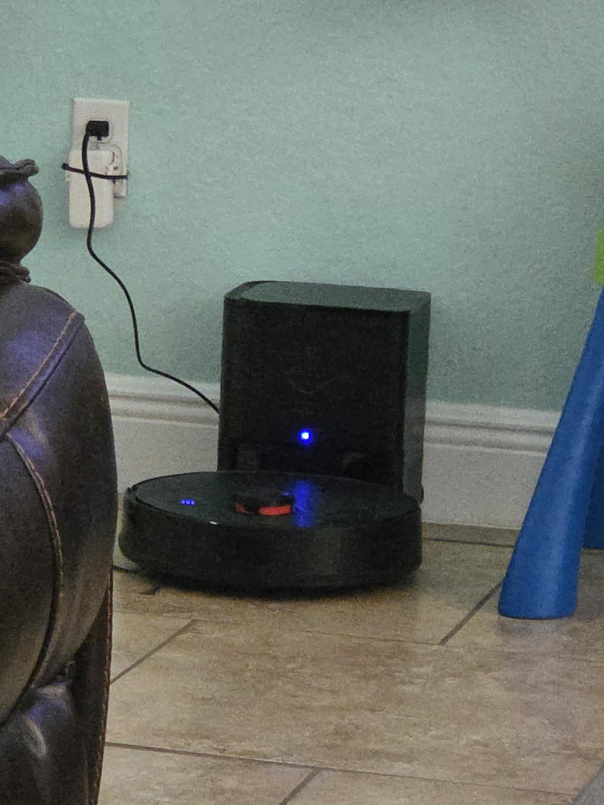 Robot Vacuum and Mop Combo with Self-Emptying, Robotic Vacuum Cleaner 7000Pa & LiDAR Navigation, 180 Mins,90 Days Capacity, Home Mapping, for Pet Hair/Hard Floors/Carpets, App/Alexa Control customer photo 1