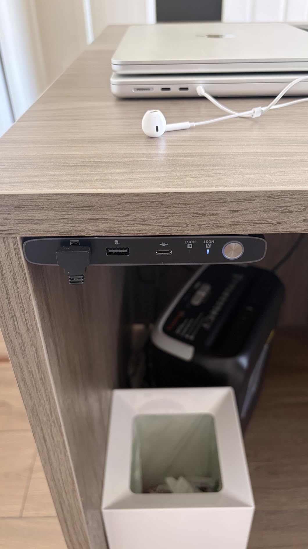 MINIX K1 USB C KVM Switch 1 Monitors 2 Computers, 4K@120Hz HDR, 100W PD 3.0, Dual USB-C Input KVM Switches, Share Keyboard & Mouse, Aluminum Design, Compatible with Windows, Mac, Linux, Android customer photo 1