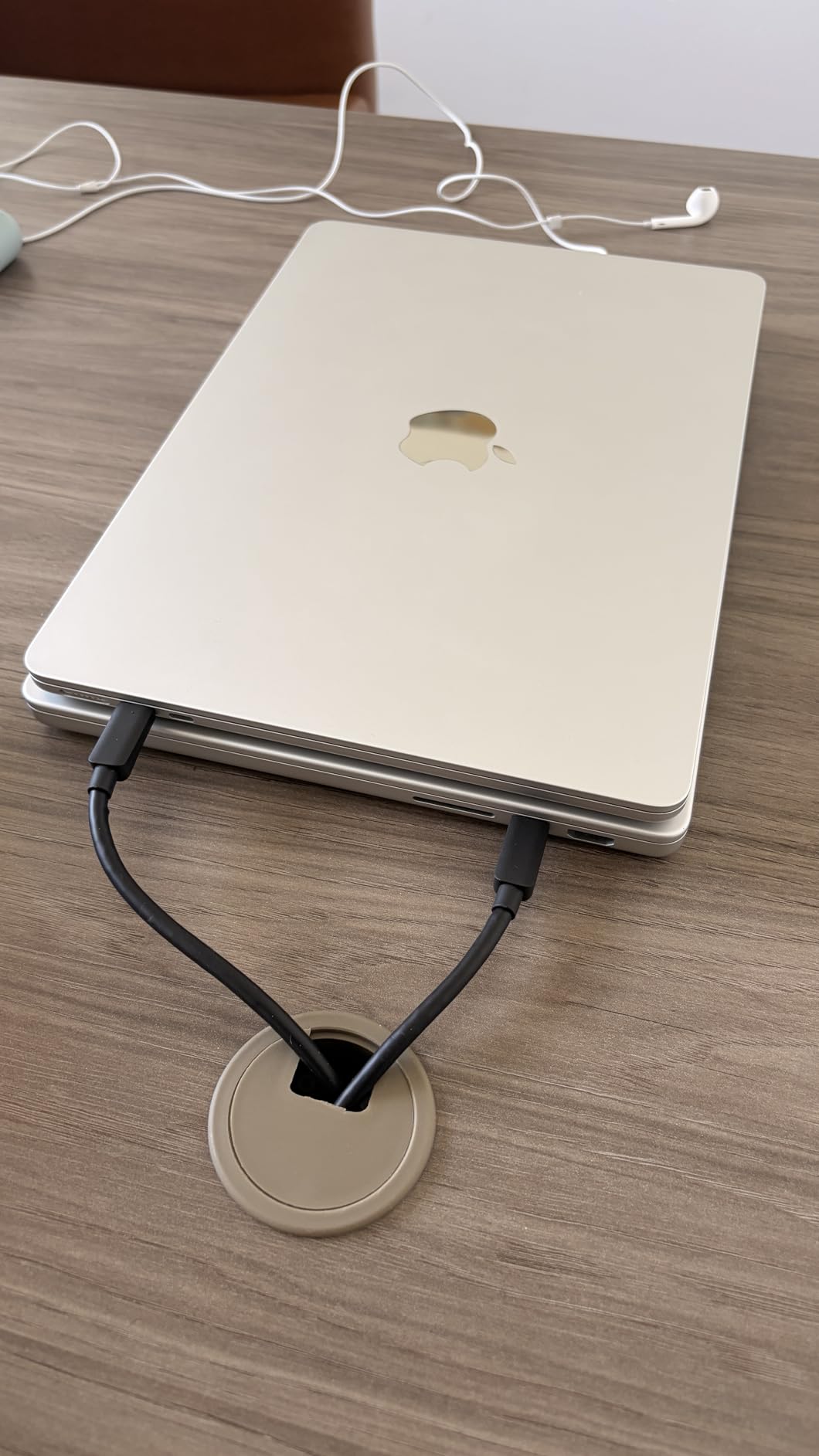 MINIX K1 USB C KVM Switch 1 Monitors 2 Computers, 4K@120Hz HDR, 100W PD 3.0, Dual USB-C Input KVM Switches, Share Keyboard & Mouse, Aluminum Design, Compatible with Windows, Mac, Linux, Android customer photo 2