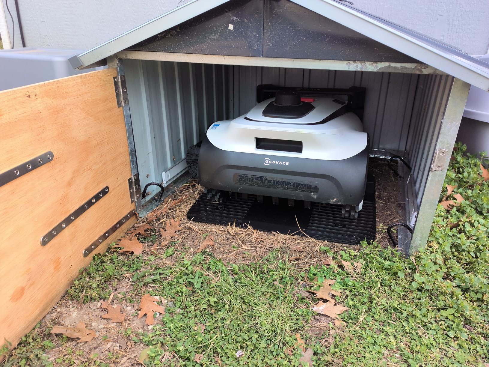 ECOVACS Goat A2000 LiDAR PRO Robotic Lawn Mower for Up to 1/2 Acre, Wire-Free with Dual-LiDAR Auto Mapping, Built-in TruEdge Edge Trimmer, AIVI 3D Obstacle Avoidance, Smart App Control customer photo 1