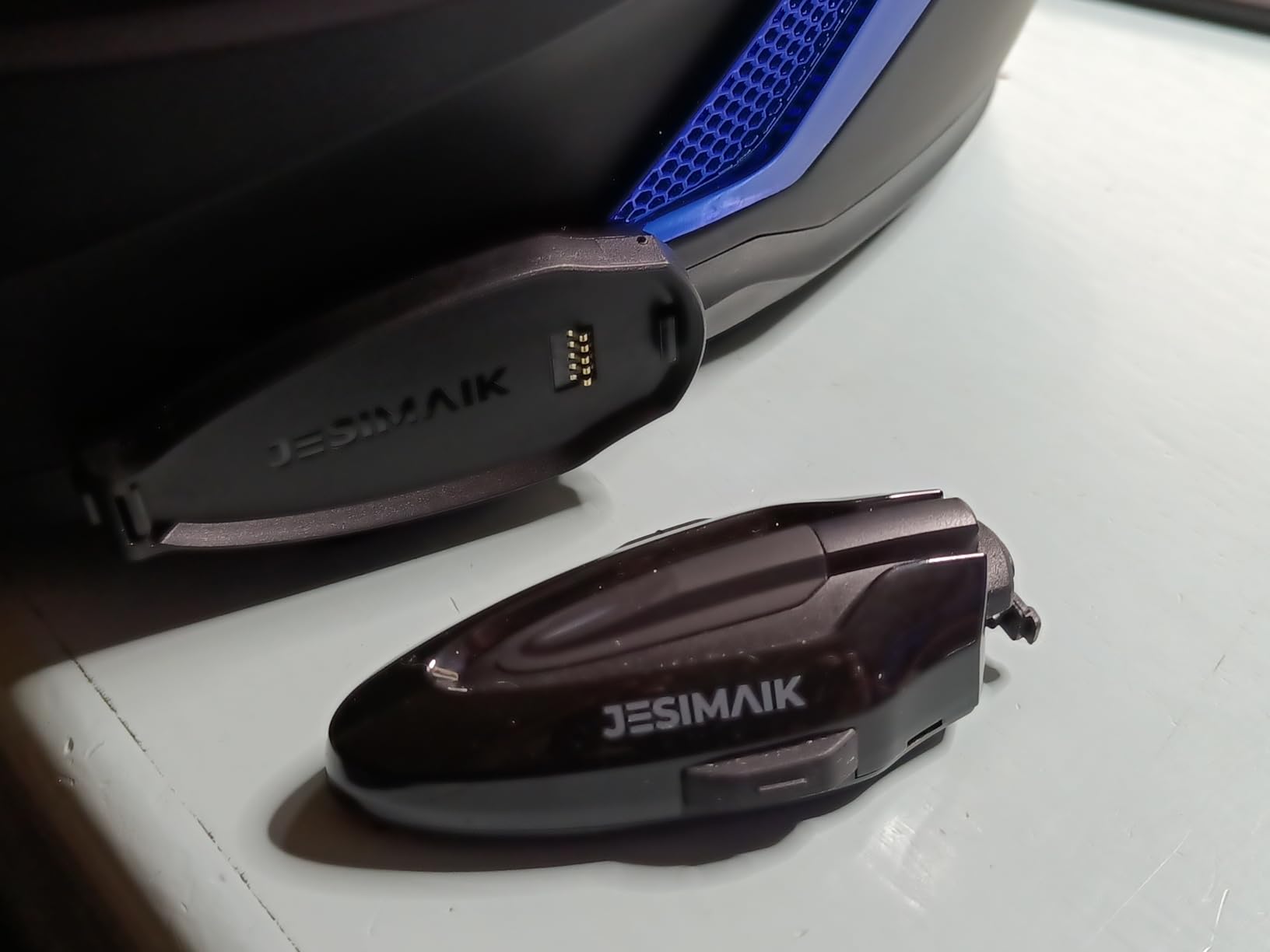 Motorcycle Helmet Bluetooth Headset, Magnet Helmet Communication System, 10 Riders Mesh Motorcycle Intercom, Multitasking Audio, Music Sharing, Universal Pairing, FM Radio, Black, (1Pack) customer photo 2