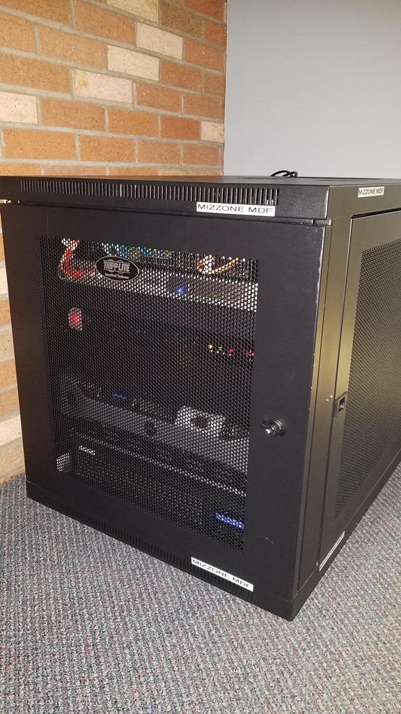 Tripp Lite SR25UB 25U Rack Enclosure Server Cabinet Doors and Sides 3000lb Capacity customer photo 1