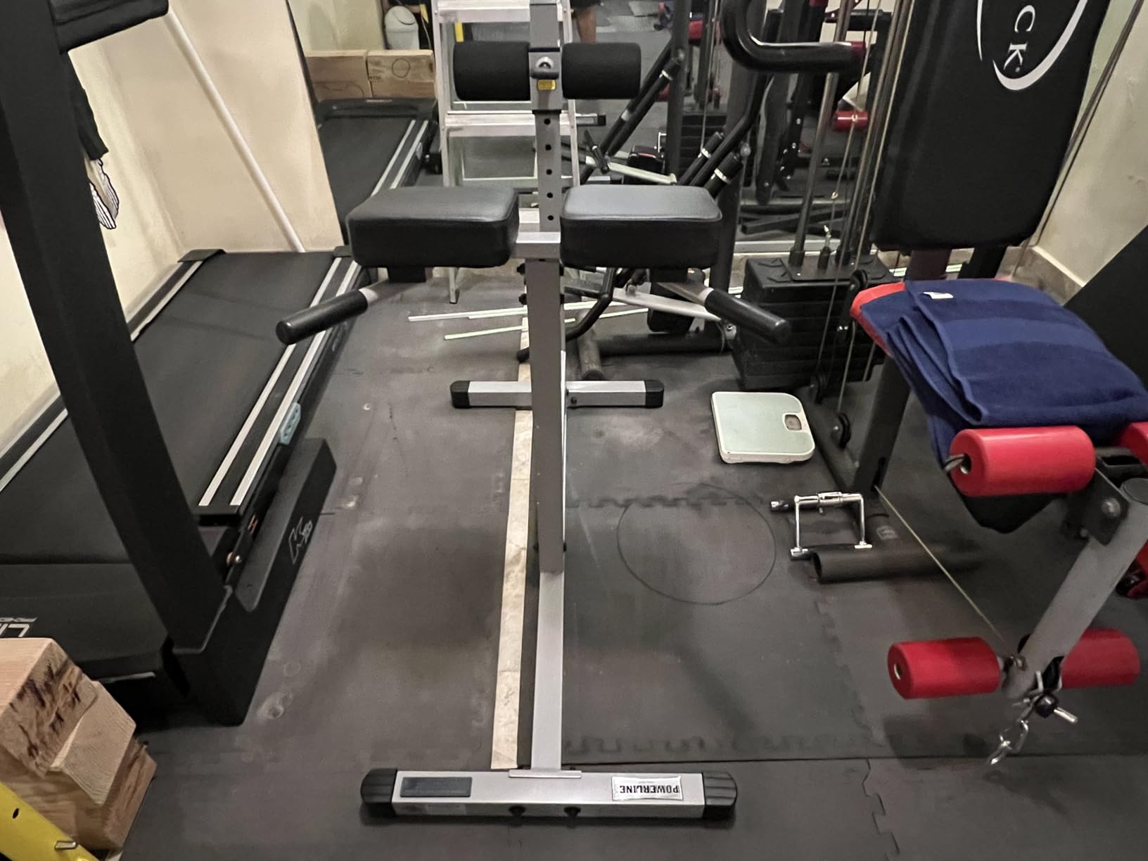 Body-Solid Back Hyperextension Machine for Lower Back Extension, Ab Crunch, Glutes and Hamstrings Exercise, Roman Chair customer photo 1