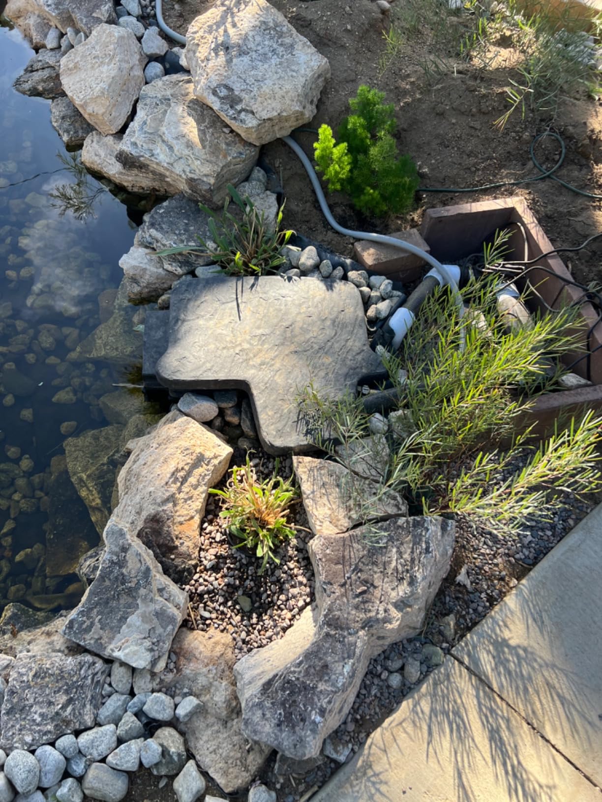 PS4E ECO-Series Prelude Pond Skimmer W/Filter Pad & Lid, 1800 GPH | Patented, no leak design. Installs inside liner. No cutting or silicone required. Includes debris basket, filter pad & lid customer photo 1