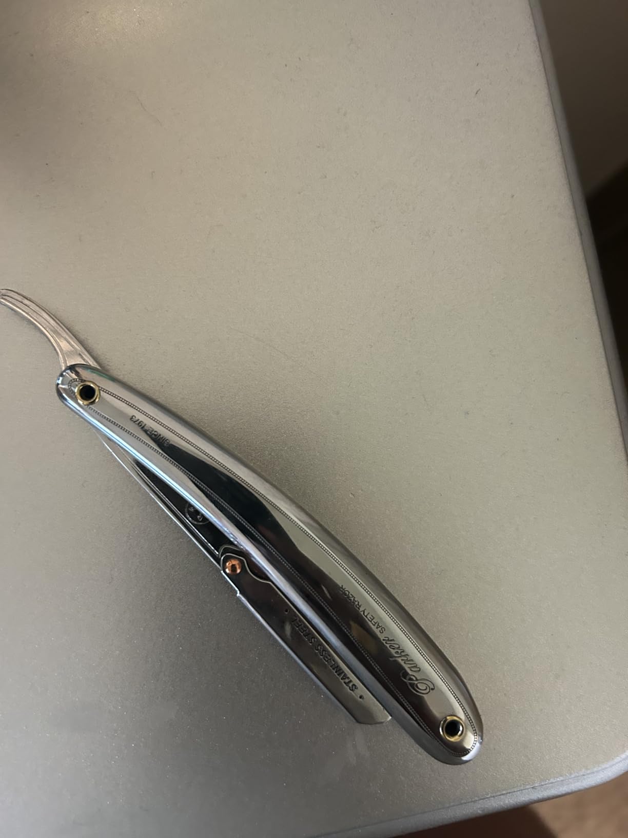 Parker SR1 Stainless Steel Straight Edge Barber Razor - Professional Shavette for Barbers & Home Use with 5 Premium Platinum Half Blades customer photo 1