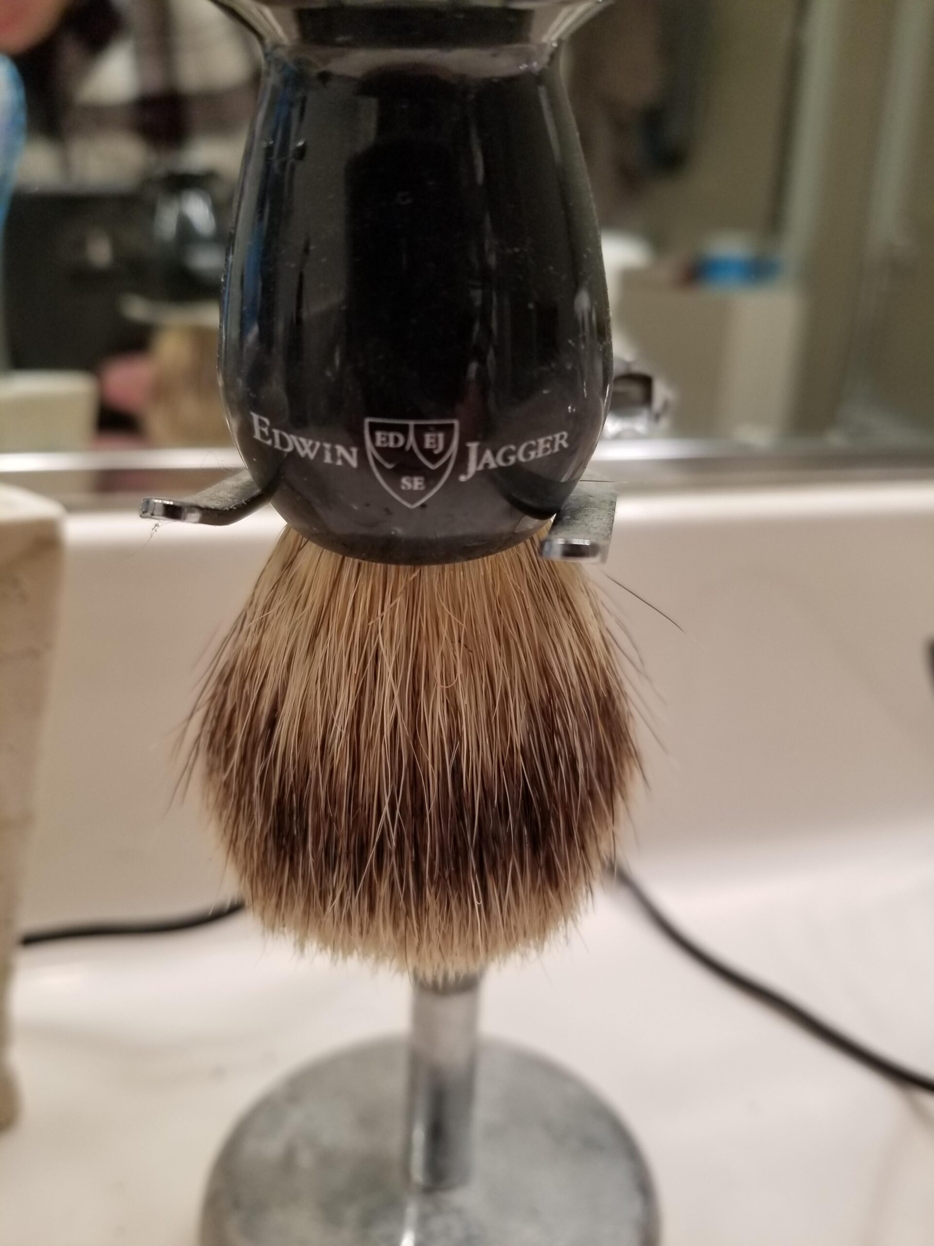Edwin Jagger 1EJ946SDS Classic Best Badger Hair Exfoliating Shaving Brush with Stand (Imitation Ebony) customer photo 1