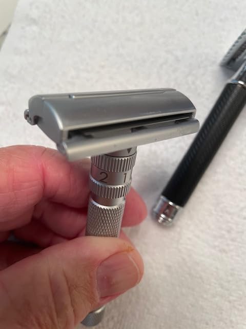 MUHLE TRADITIONAL R41 Double Edge Safety Razor (Open Comb) For Men - Perfect for Every Day Use, Barbershop Quality Close Smooth Shave customer photo 1