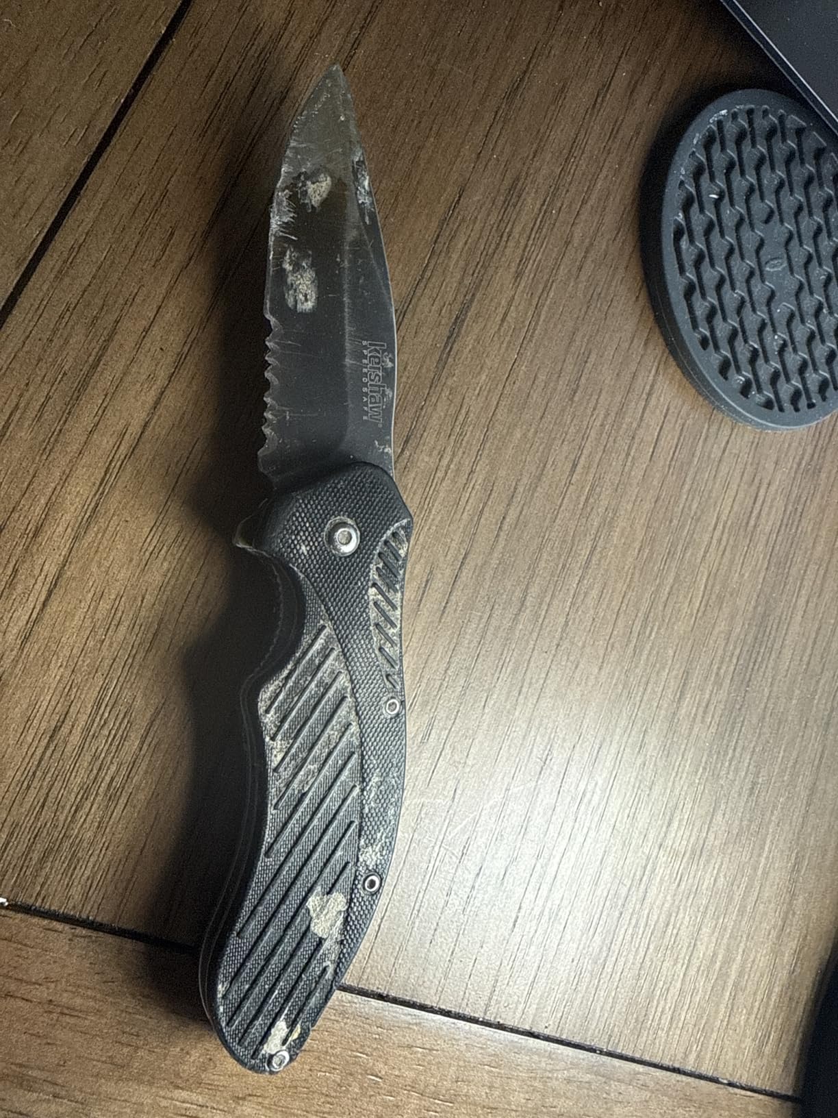 Kershaw Clash Black Serrated Pocketknife, 3 Inch 8Cr13MoV Steel Drop Point Blade, Assisted One-Handed Flipper Opening customer photo 2