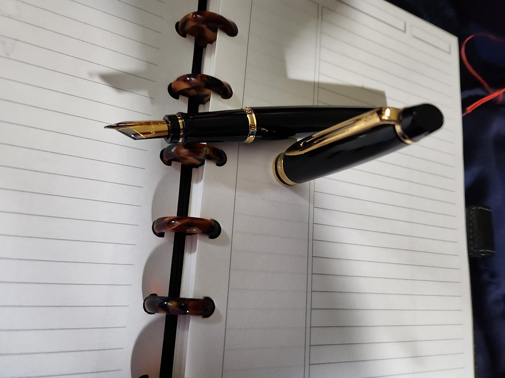 Waterman Expert Fountain Pen, Gloss Black with 23k Gold Trim, Fine Nib, Luxury Writing, Includes Gift Box customer photo 2