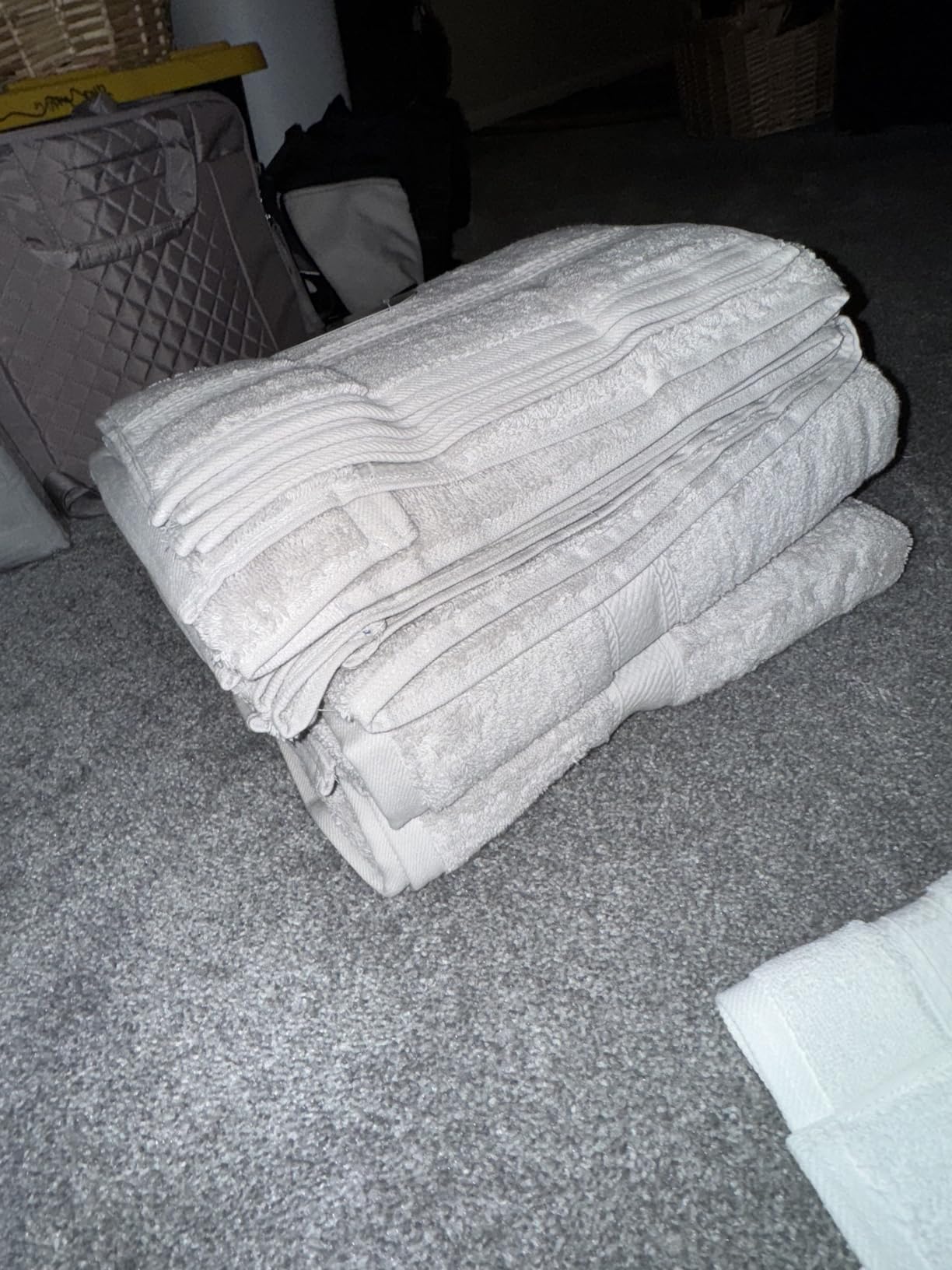 SUPERIOR Egyptian Cotton Pile 6 Piece Towel Set, Includes 2 Bath, 2 Hand, 2 Face Towels/Washcloths, Ultra Soft Luxury Towels, Thick Plush Essentials, Guest Bath, Spa, Hotel Bathroom, Stone customer photo 1