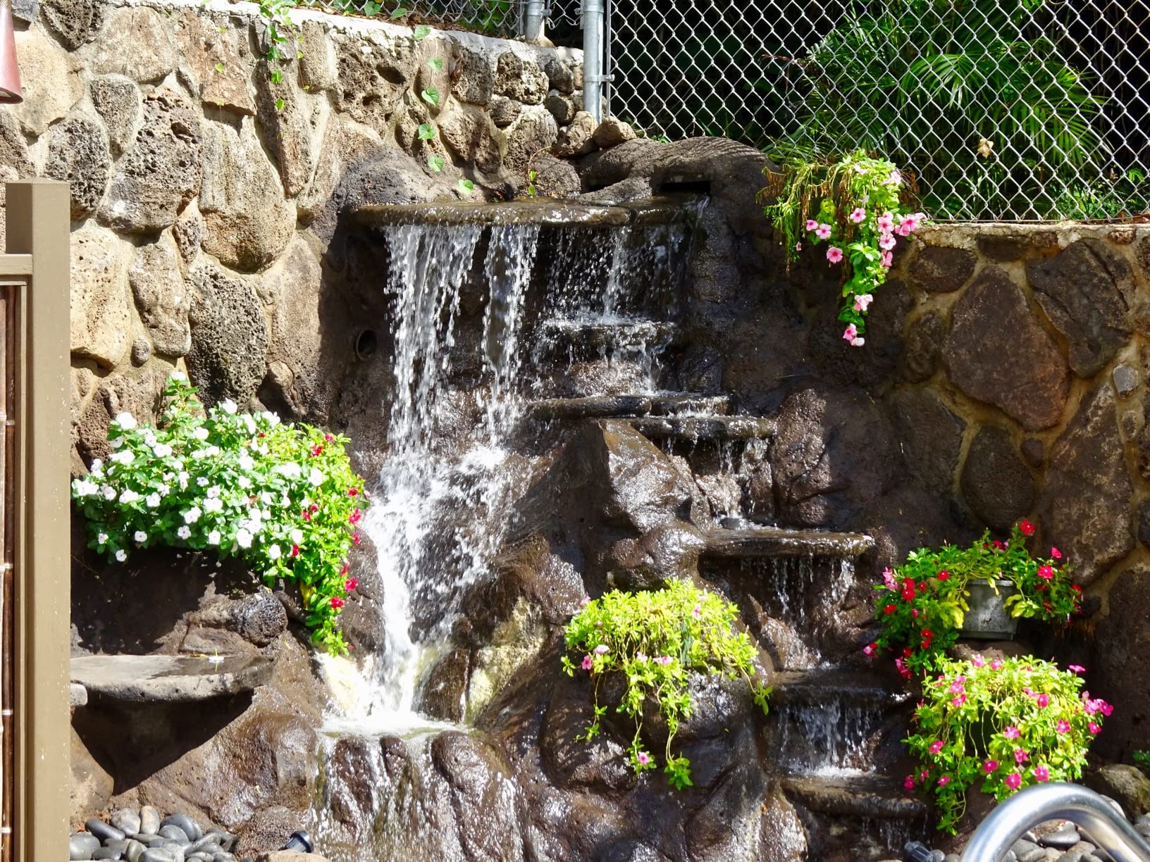 Aquascape 45010 AquaSurge PRO 4000-8000 GPH Water Pump Asynchronous, Smart Control App Ready, Black customer photo 2
