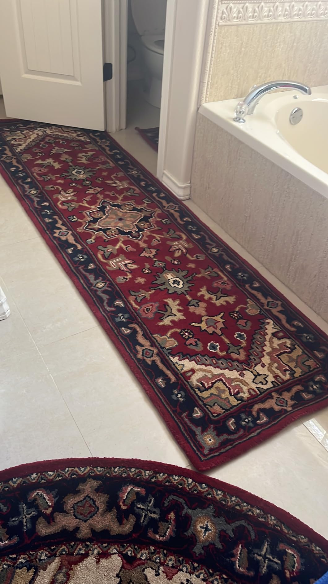 SAFAVIEH Area Rug 8x10 - Heritage Collection - Large - Red, Handmade Wool, Traditional Oriental Medallion Design, Ideal for Living Room, Bedroom, Dining Space (HG625A) customer photo 2