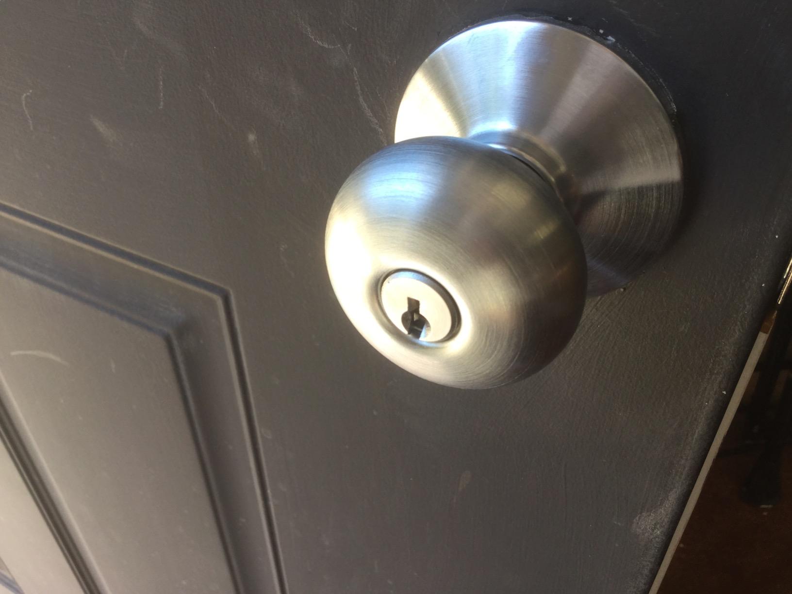 Schlage F51A PLY 605 Plymouth Door Knob, Keyed Entry Lock, Bright Brass customer photo 1