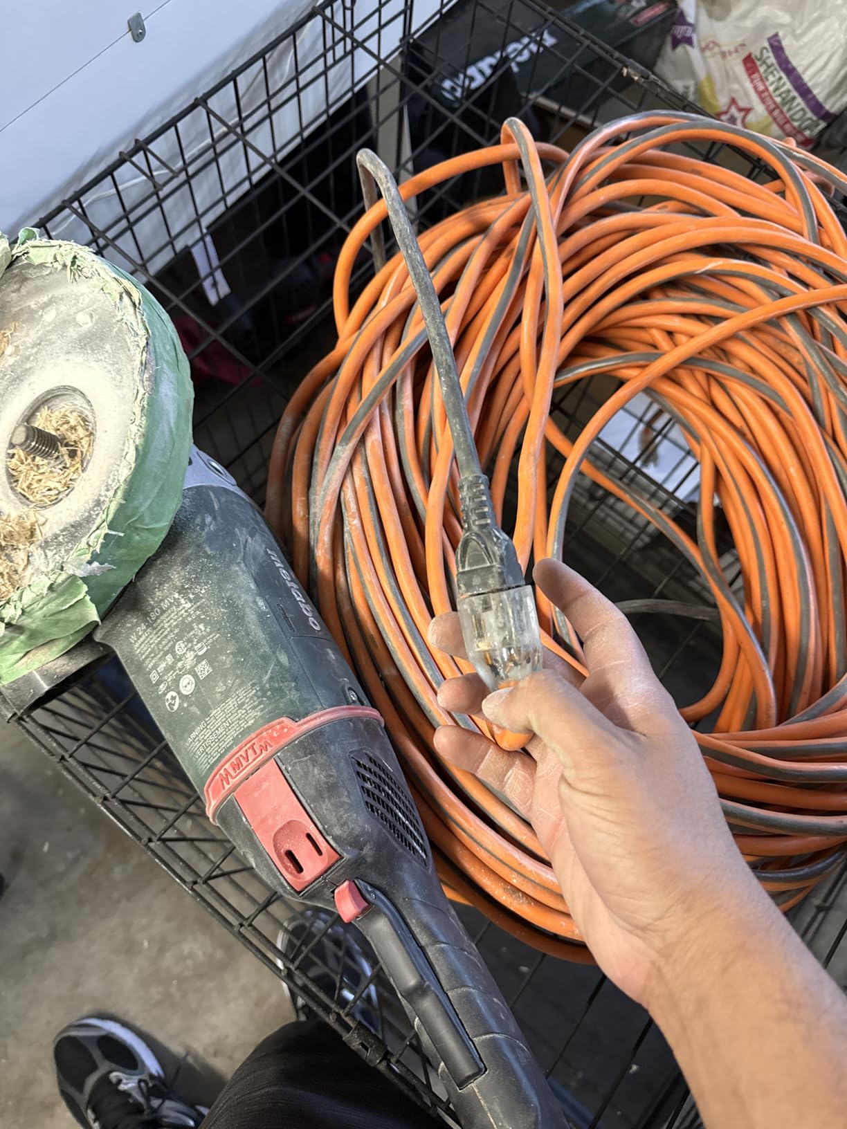 Metabo 7-Inch Angle Grinder, 8,500 RPM, 15 Amp, Slide Switch (Locking), Metabo VibraTech, W 24-180 MVT customer photo 1