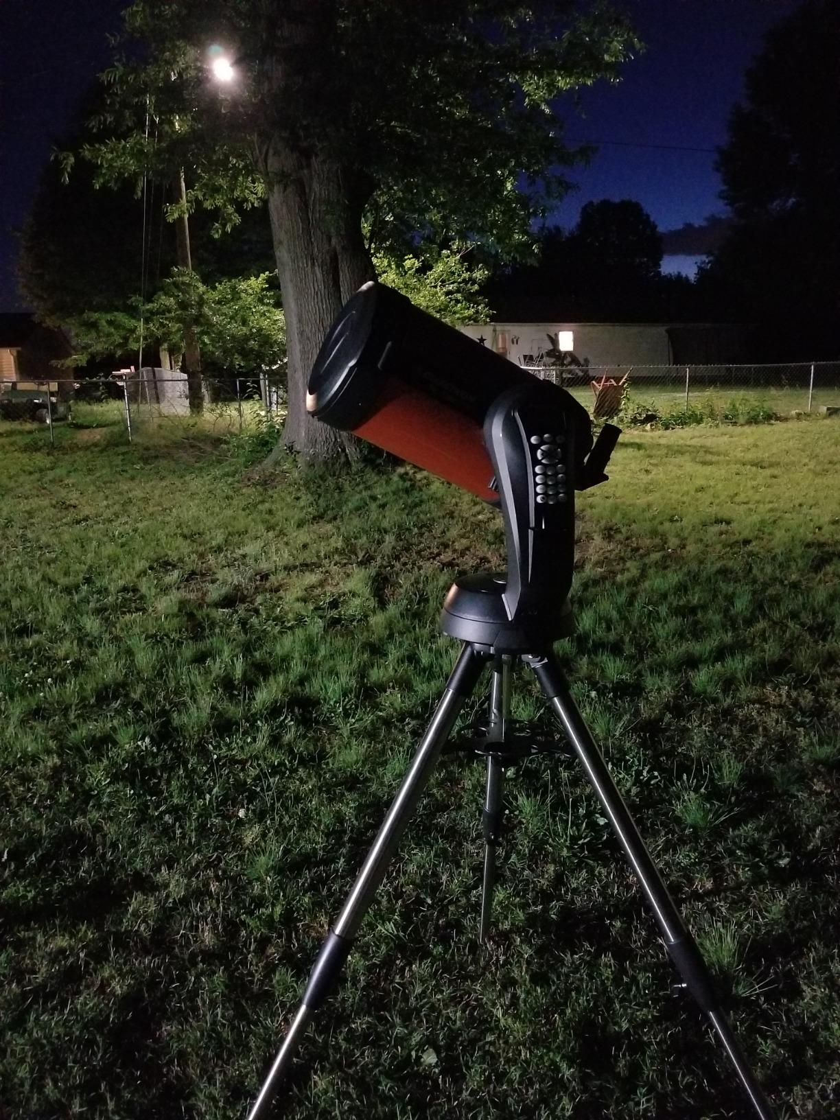 Celestron NexStar 8 SE Schmidt-Cassegrain Computerized Telescope with 1.25