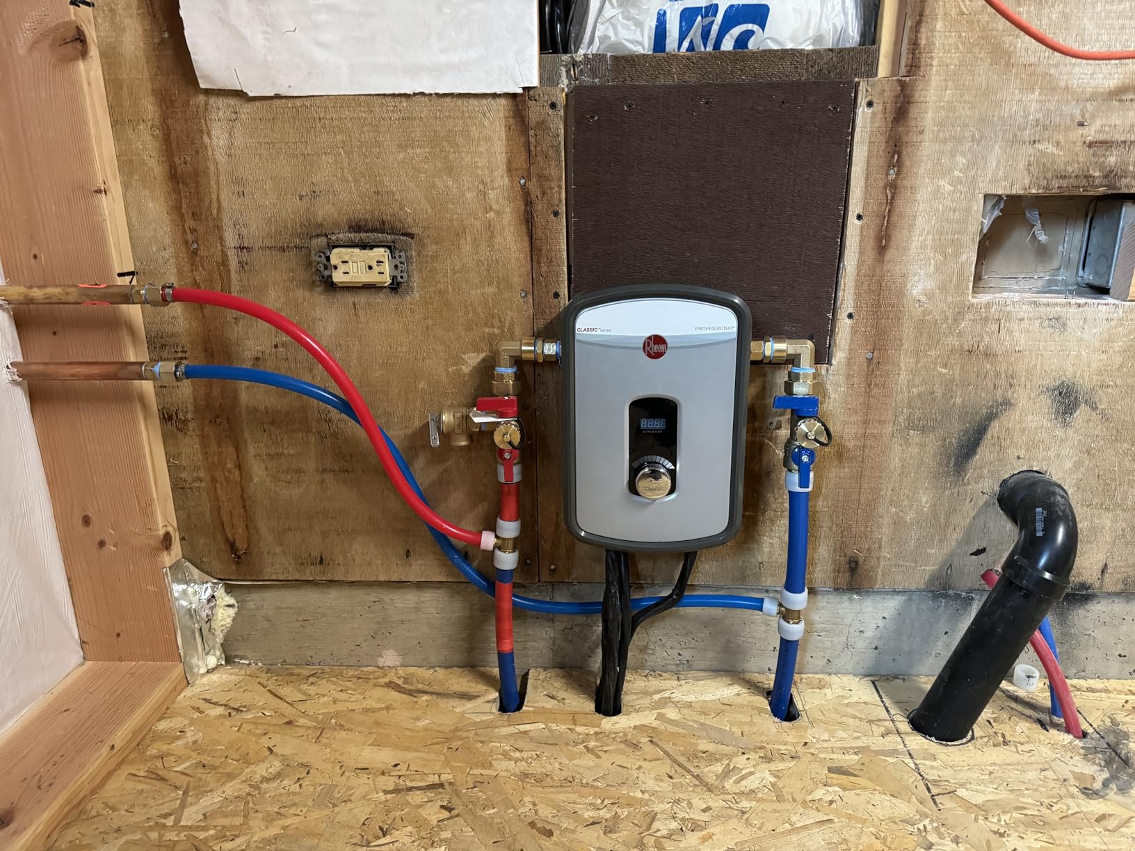 Rheem 240V Heating Chamber RTEX-13 Residential Tankless Water Heater customer photo 2