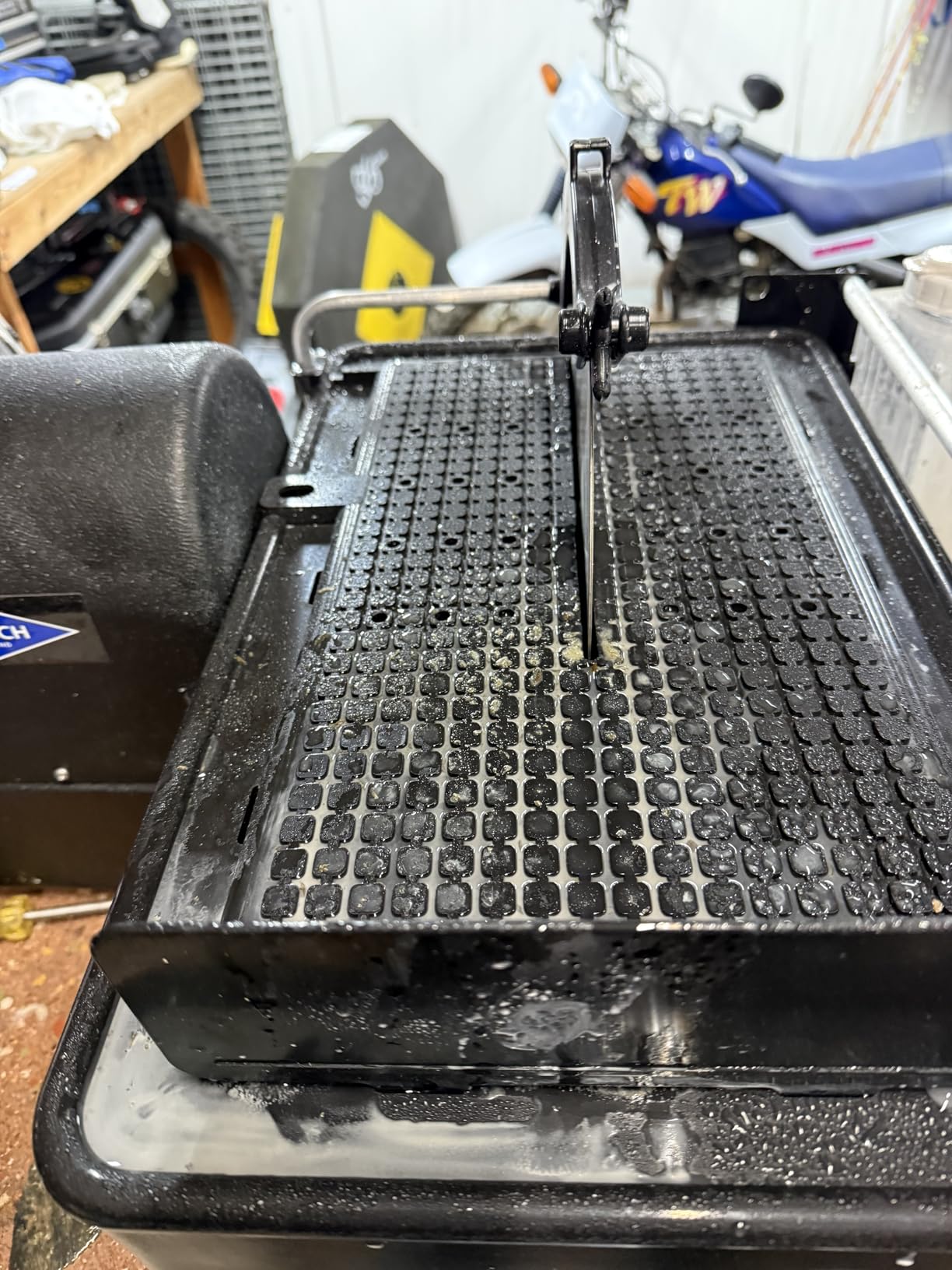 Hi-Tech Diamond 10-Inch Lapidary Equipment - Rock Saw for Cutting Rocks and Glass, Stone Cutter, Two Diamond Blades and Vise Attachment Included customer photo 1