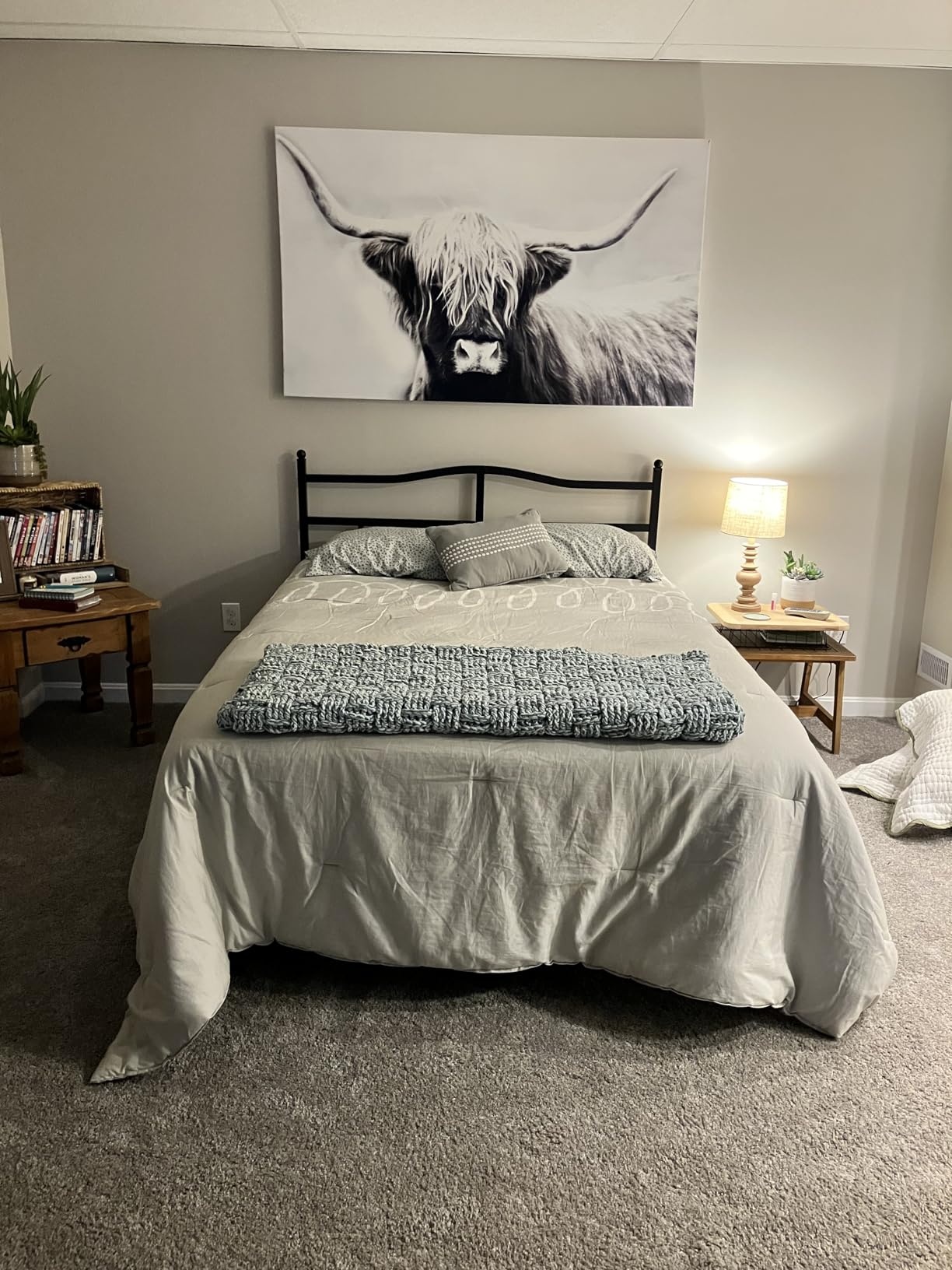 Amazon Basics Lightweight Super Soft Cooling, Breathable Wrinkle Resistant Brushed Microfiber 4-Piece Sheet Set with 14-Inch Deep Pockets, Queen, Taupe, Solid customer photo 1