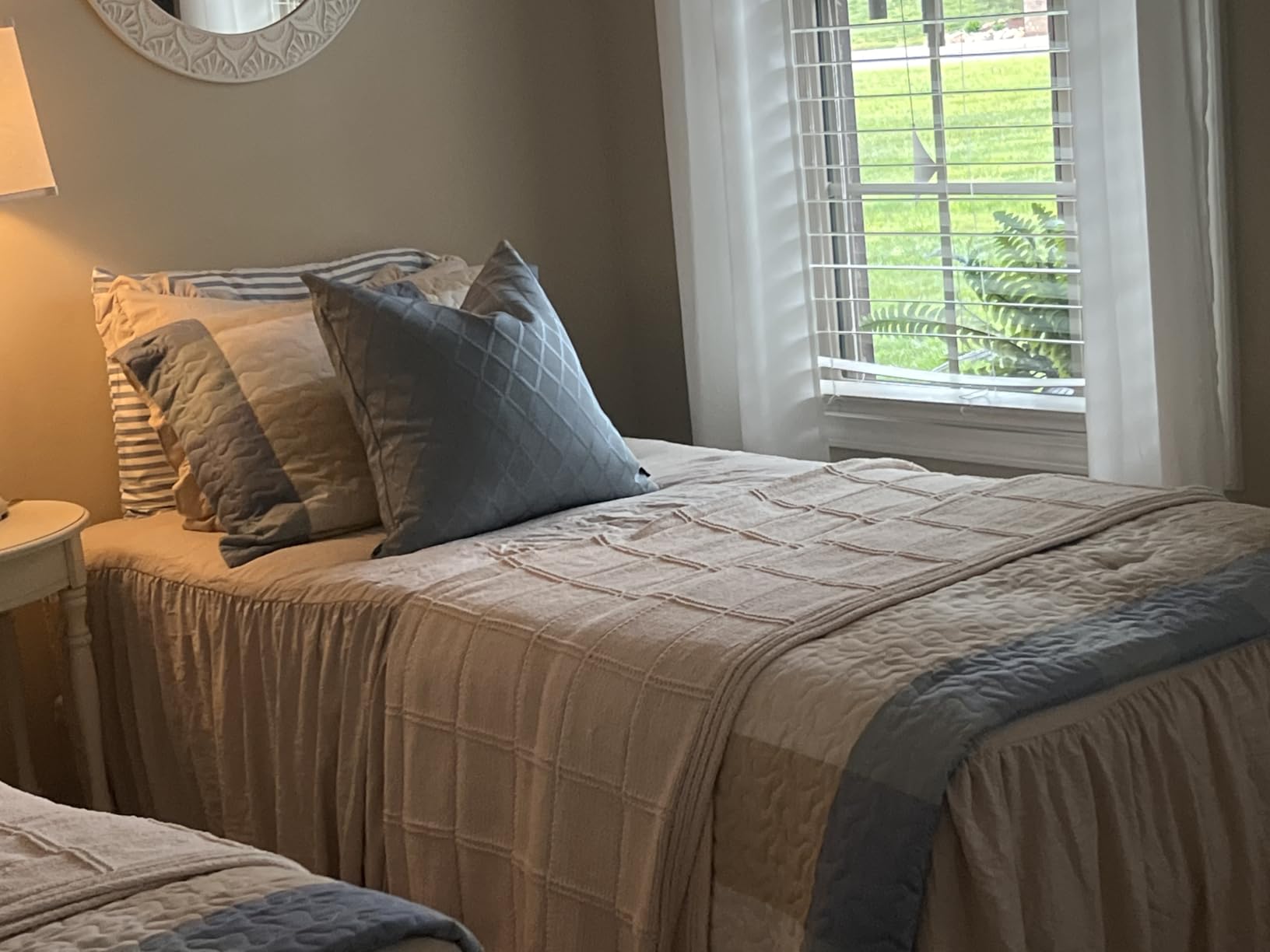 Amazon Basics Lightweight Super Soft Cooling, Breathable Wrinkle Resistant Brushed Microfiber 4-Piece Sheet Set with 14-Inch Deep Pockets, Queen, Taupe, Solid customer photo 2
