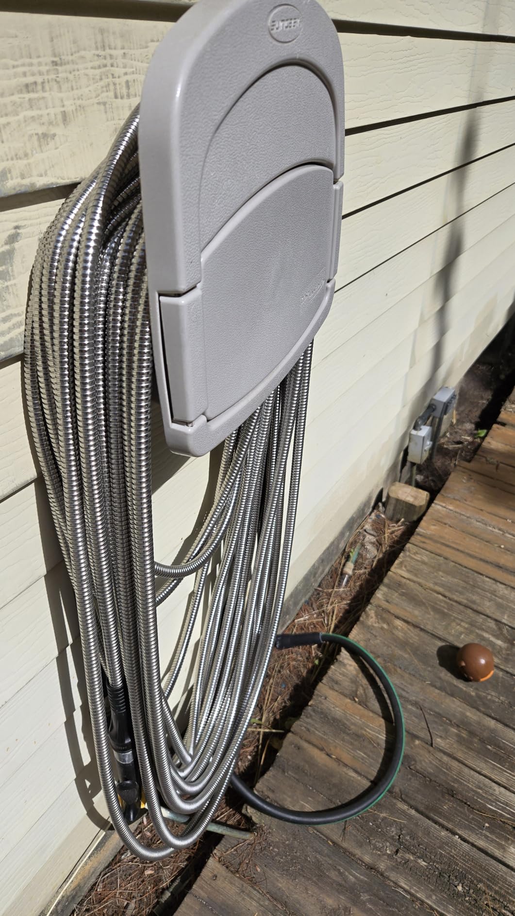 BIONIC STEEL 100 Ft Metal Garden Hose with Sprayer Nozzle, Non Kinking Designed Stainless Steel Heavy Duty Water Hose 100 Ft x 5/8 in. Flexible NON Expandable for Uninterrupted Water Flow, 500 PSI customer photo 2