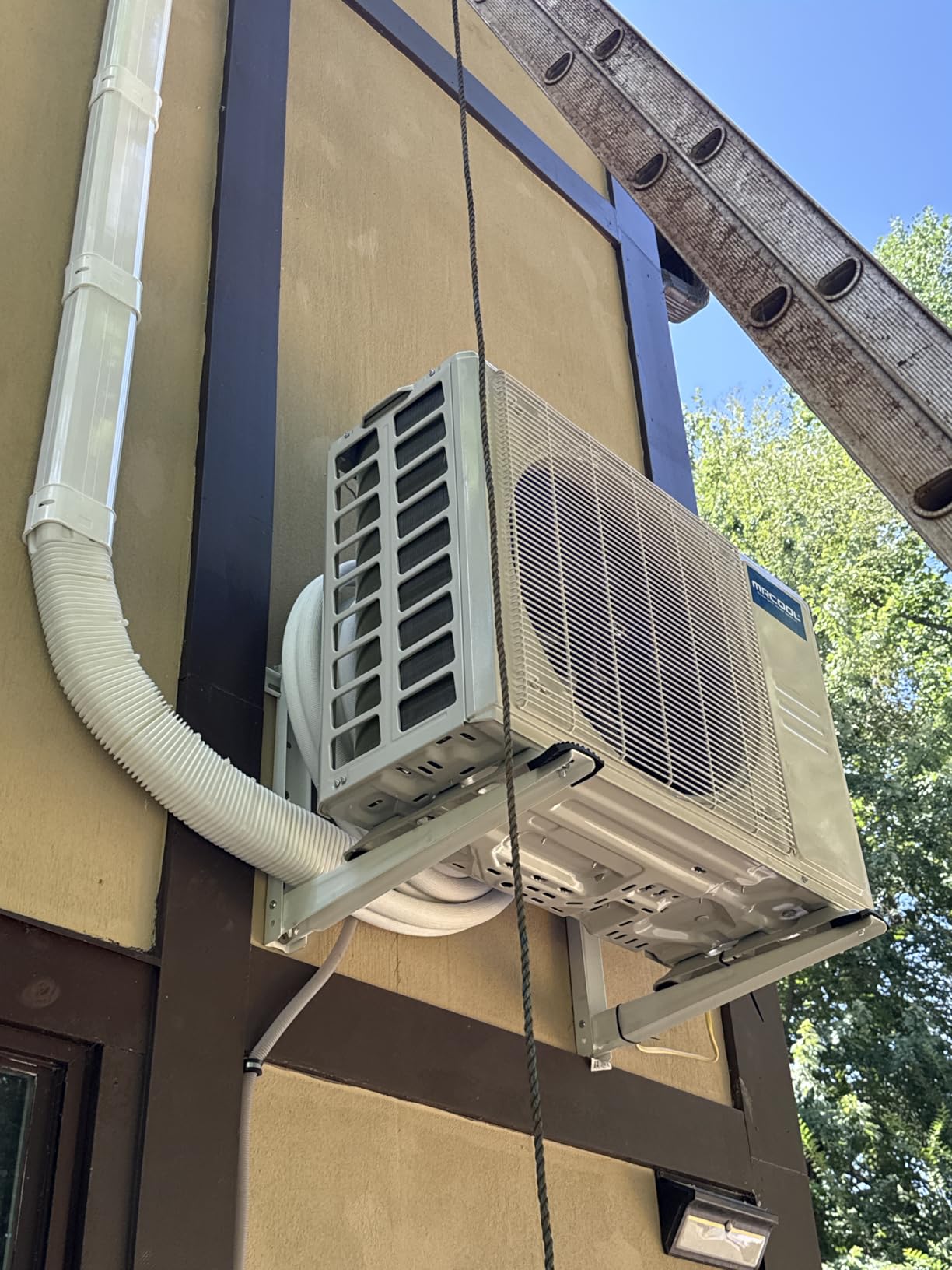 Mini Split Bracket for Ductless Air Conditioner Wall Mounting 7000 - 15000 BTU customer photo 1
